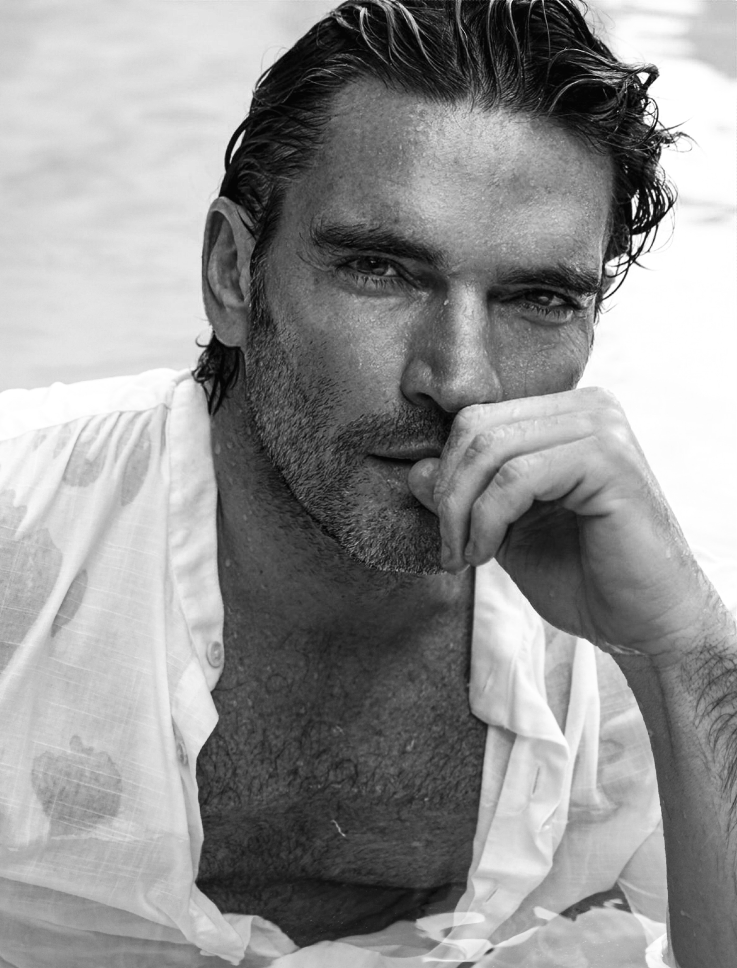 actor Julián Gil large photo