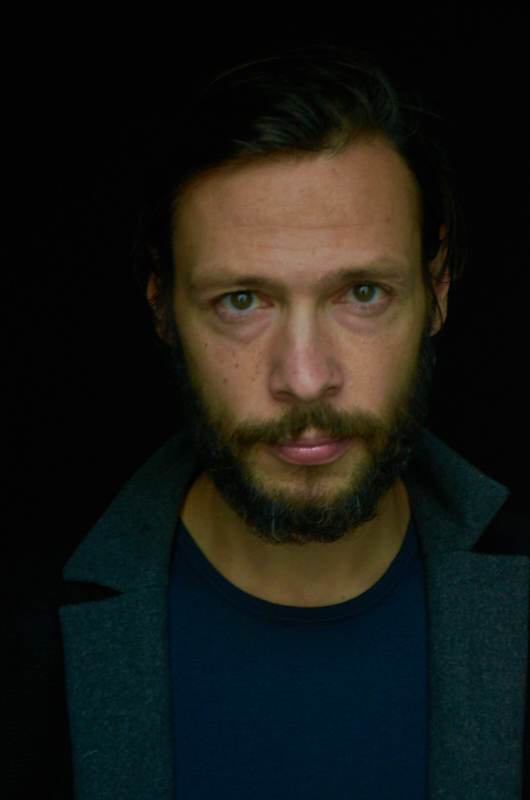 actor Hugo Dillon large photo