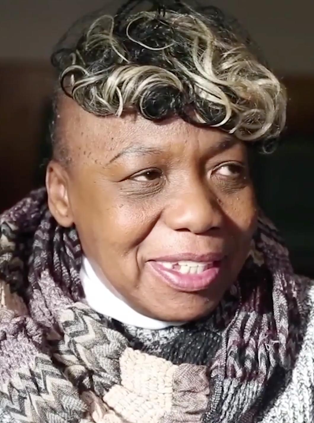 actor Gwen Carr large photo