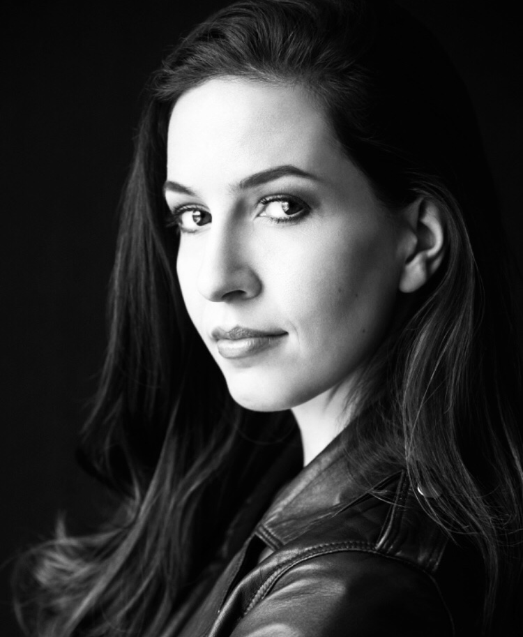 actor Ivana Radjenovic large photo