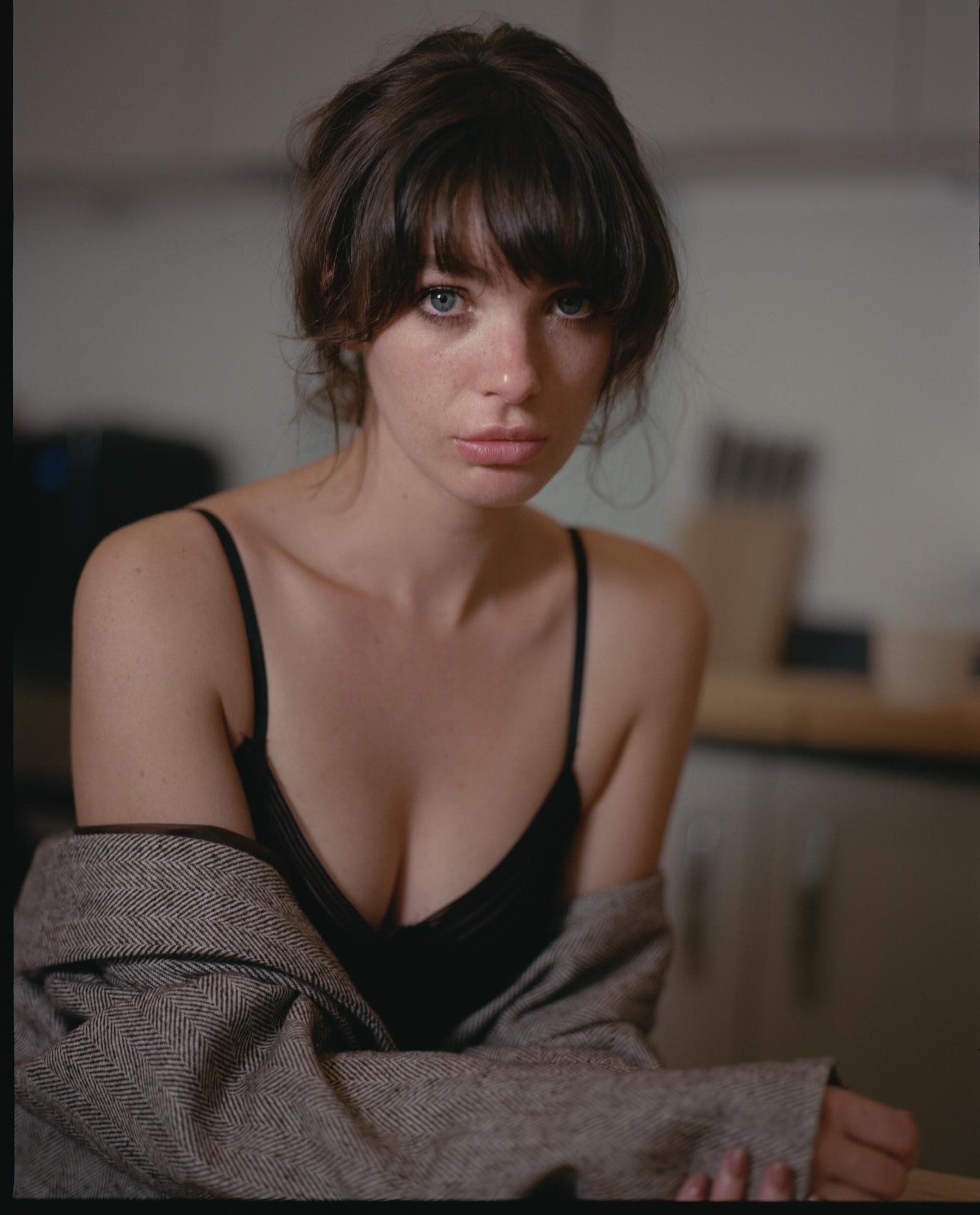 actor Sarah Swain large photo