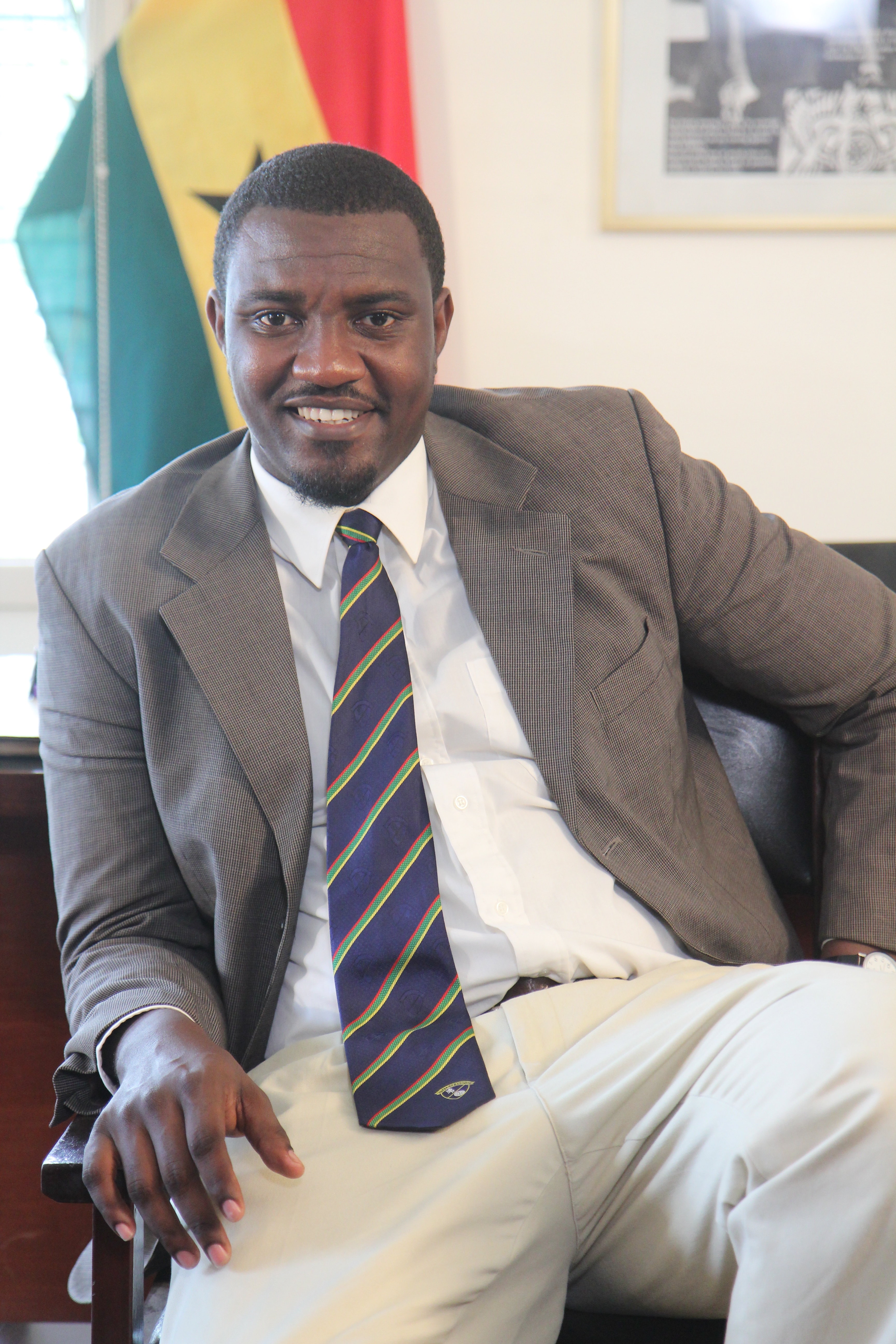 actor John Dumelo large photo