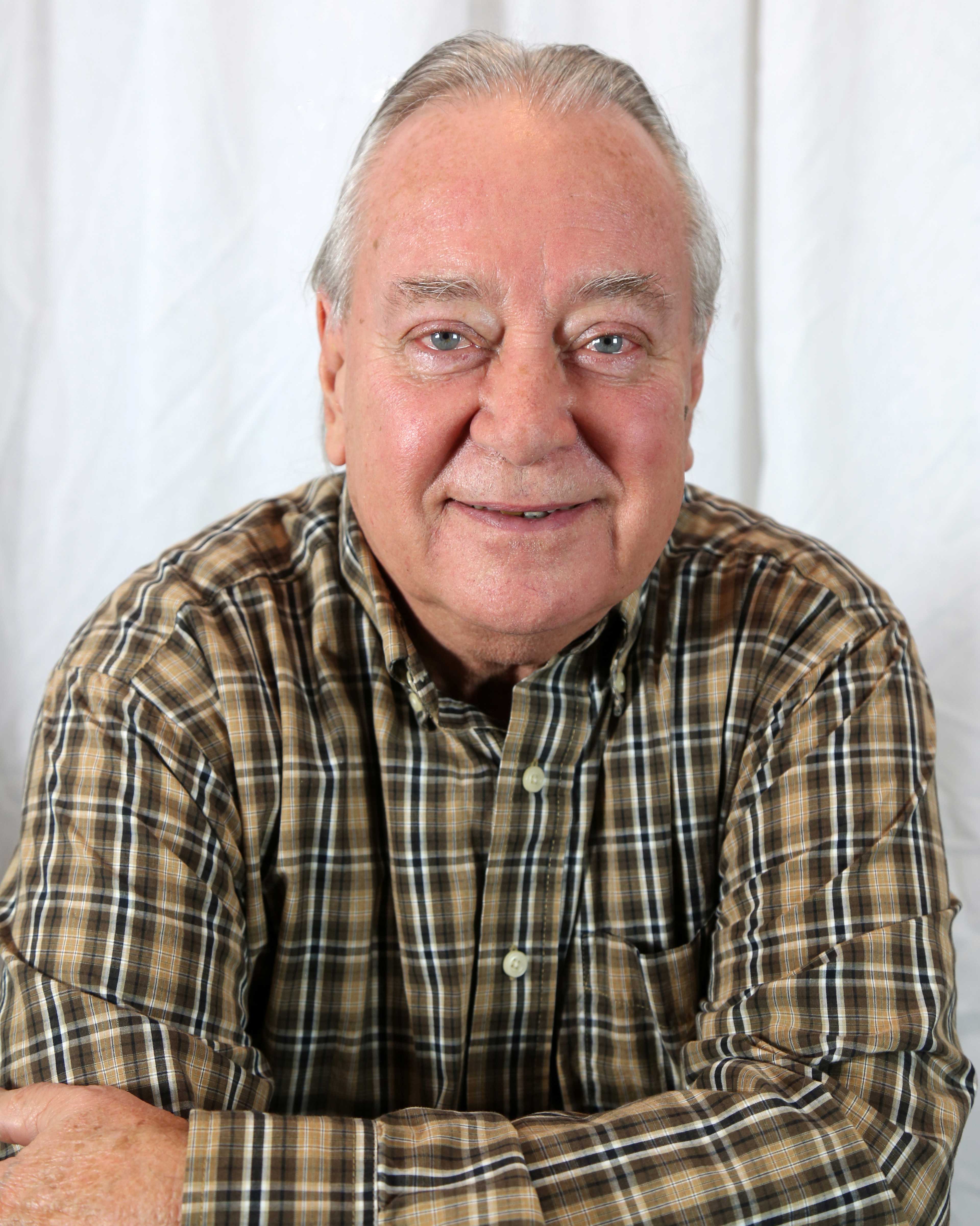 actor Max Weiss large photo