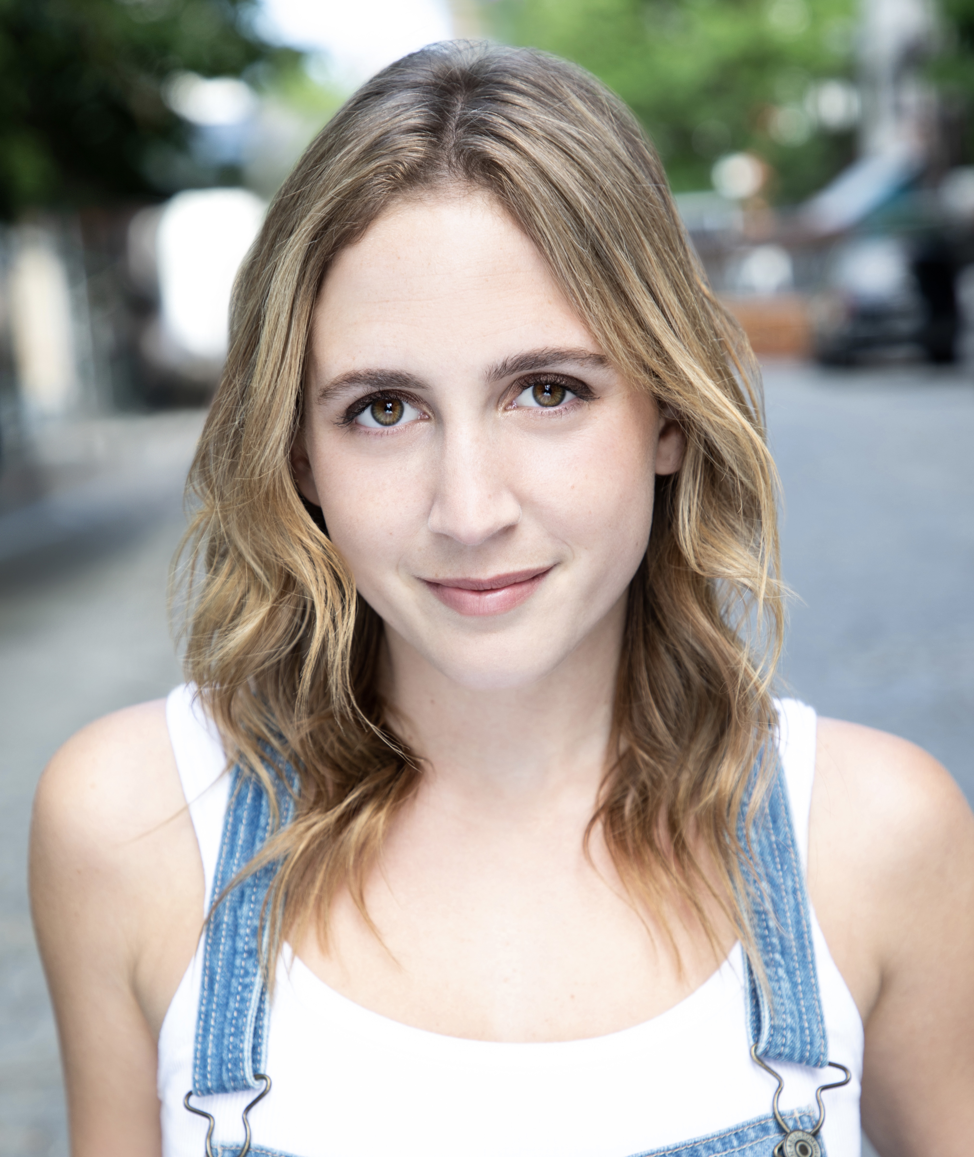 actor Alexandra Grey large photo