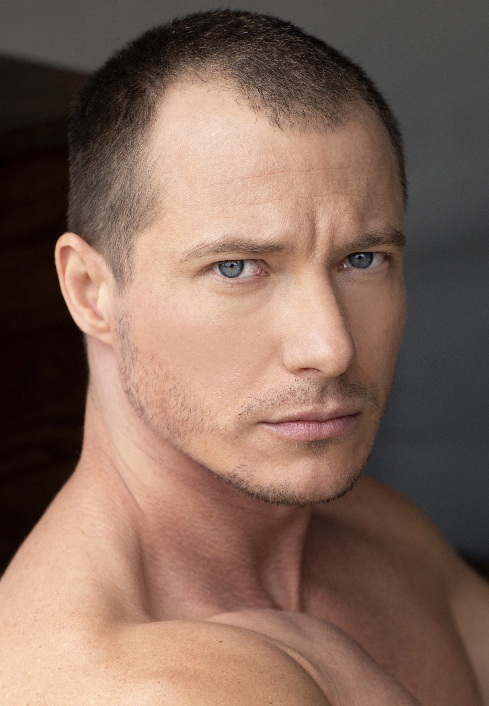 actor Alex Budin large photo