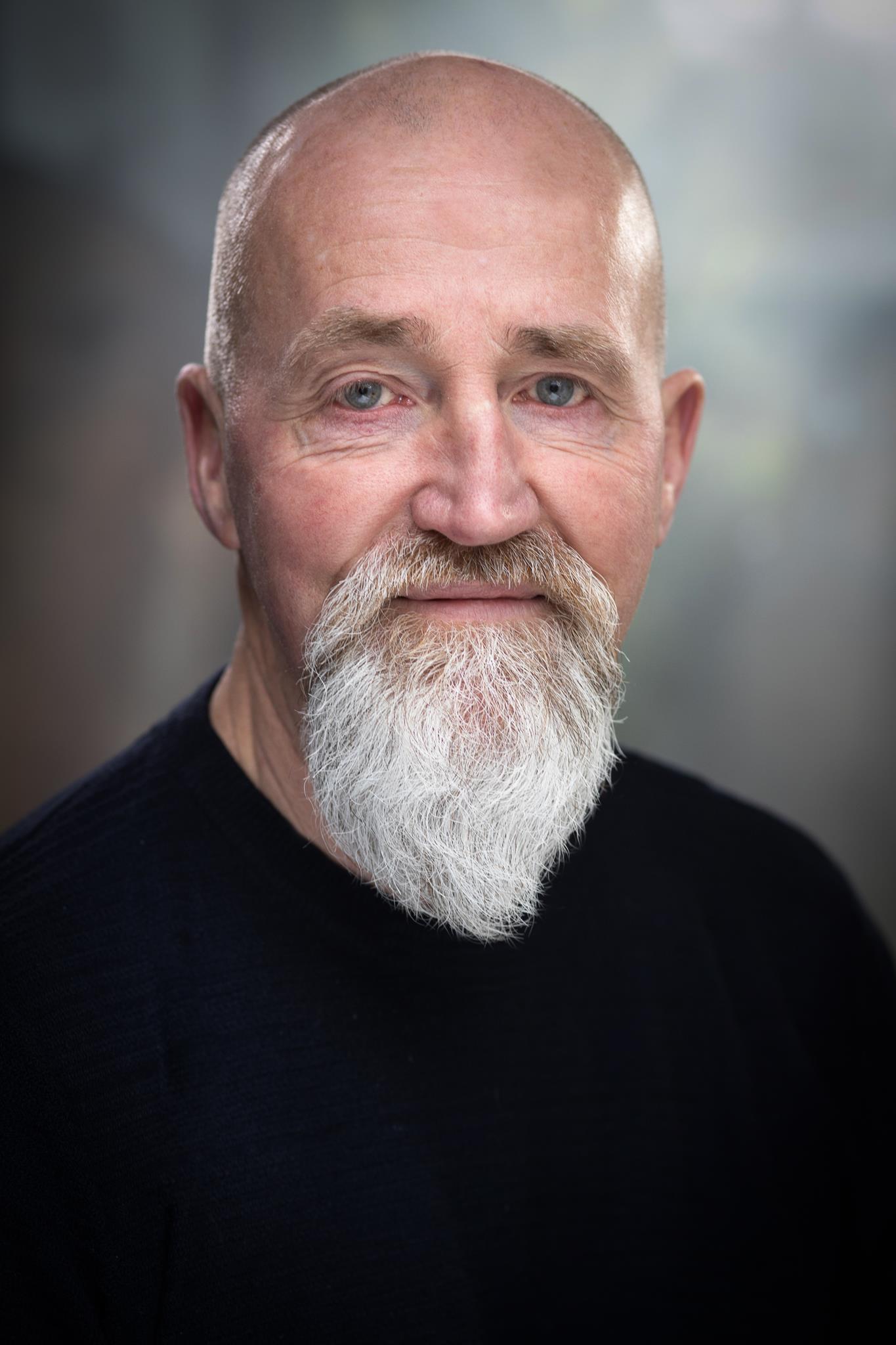 actor Stephen McDade large photo