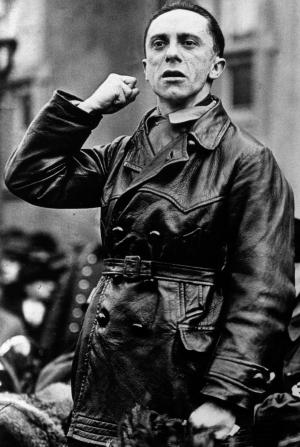 True Evil: The Making of A Nazi [Version française]