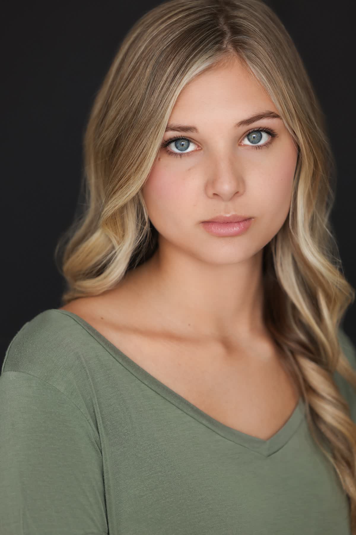 actor Rachel Cameron large photo