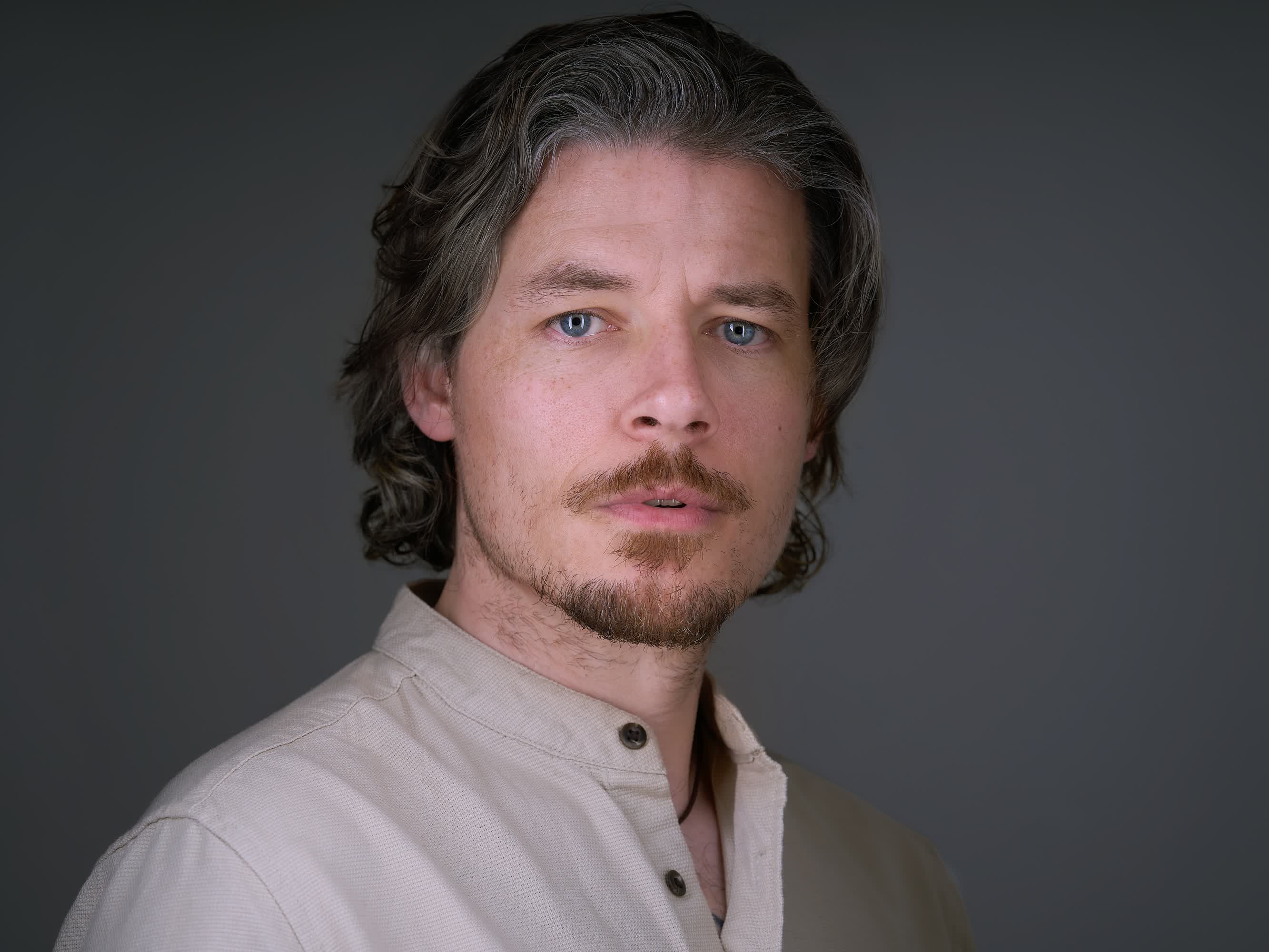 actor Stephen Kerr large photo