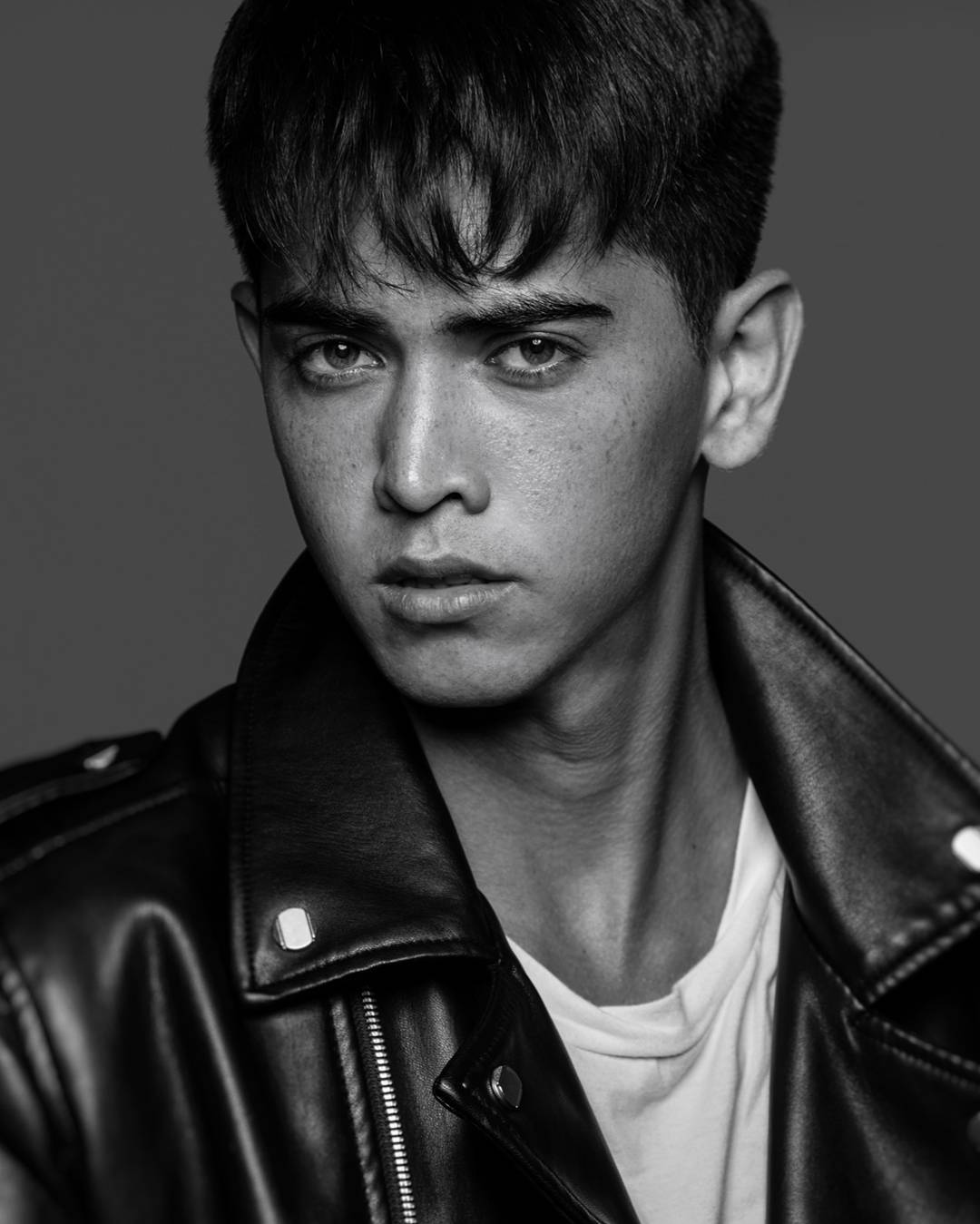 actor Mark McMahon large photo