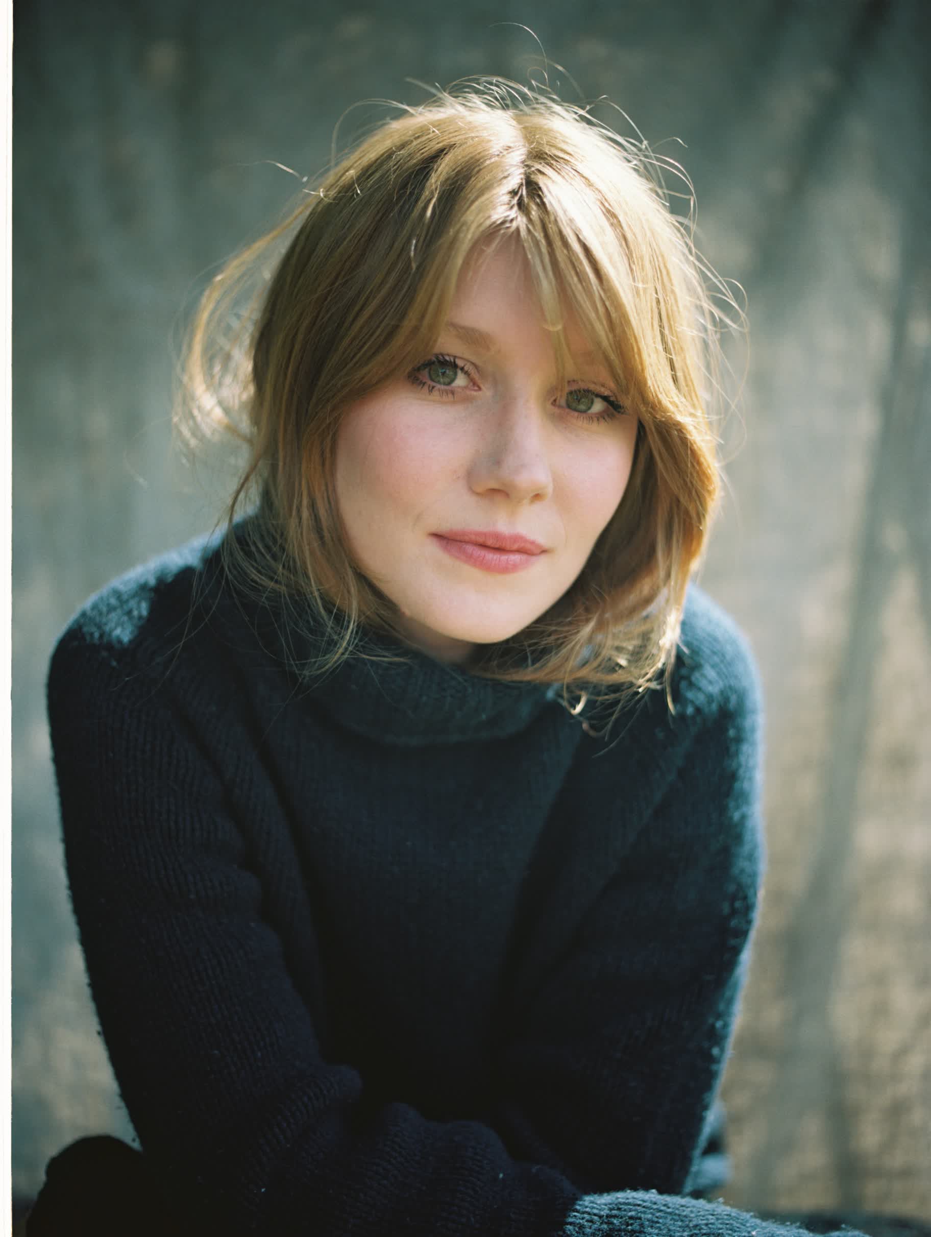 actor Hannah Chinn large photo