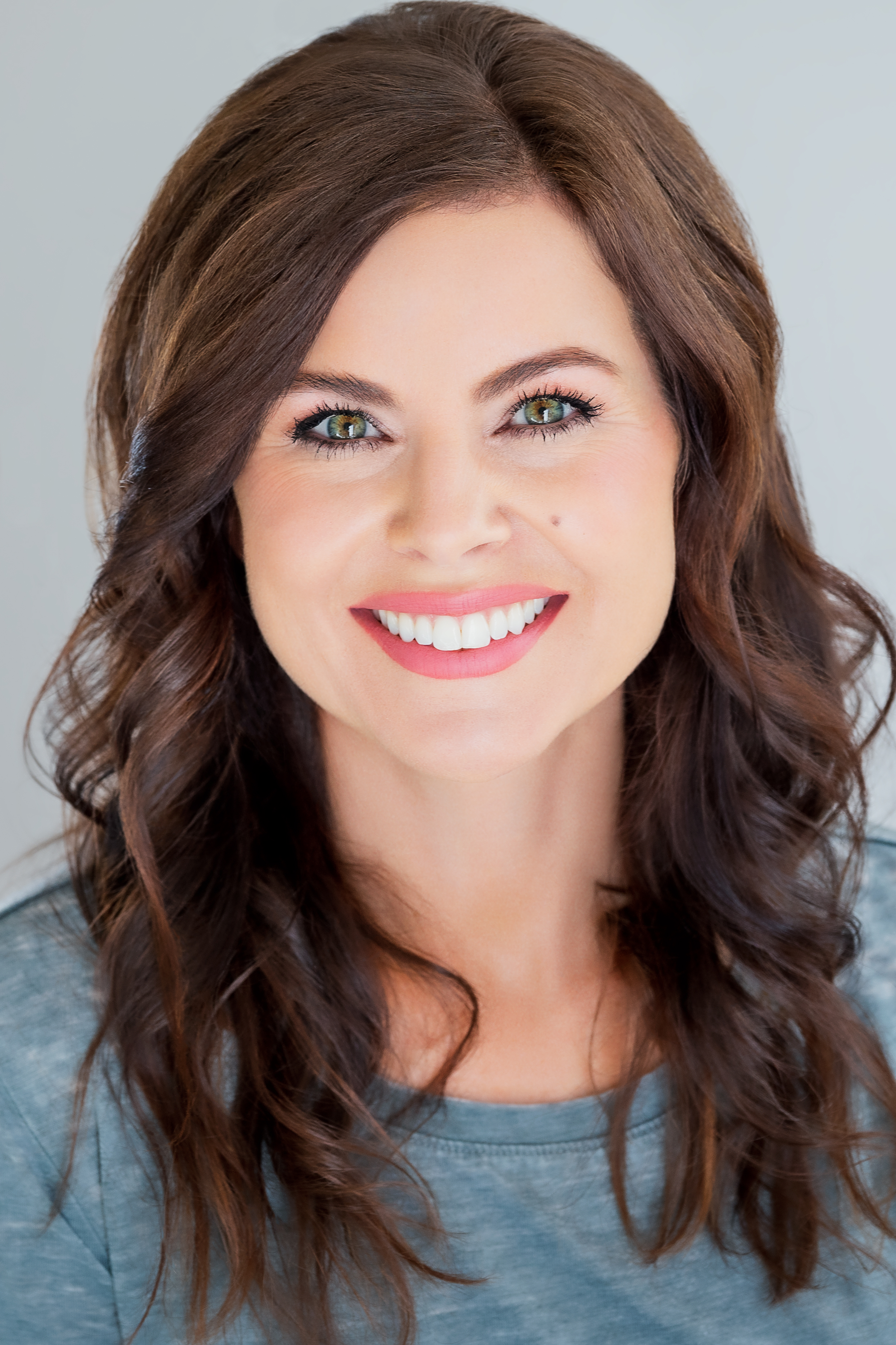 actor Jennifer G. Taylor large photo