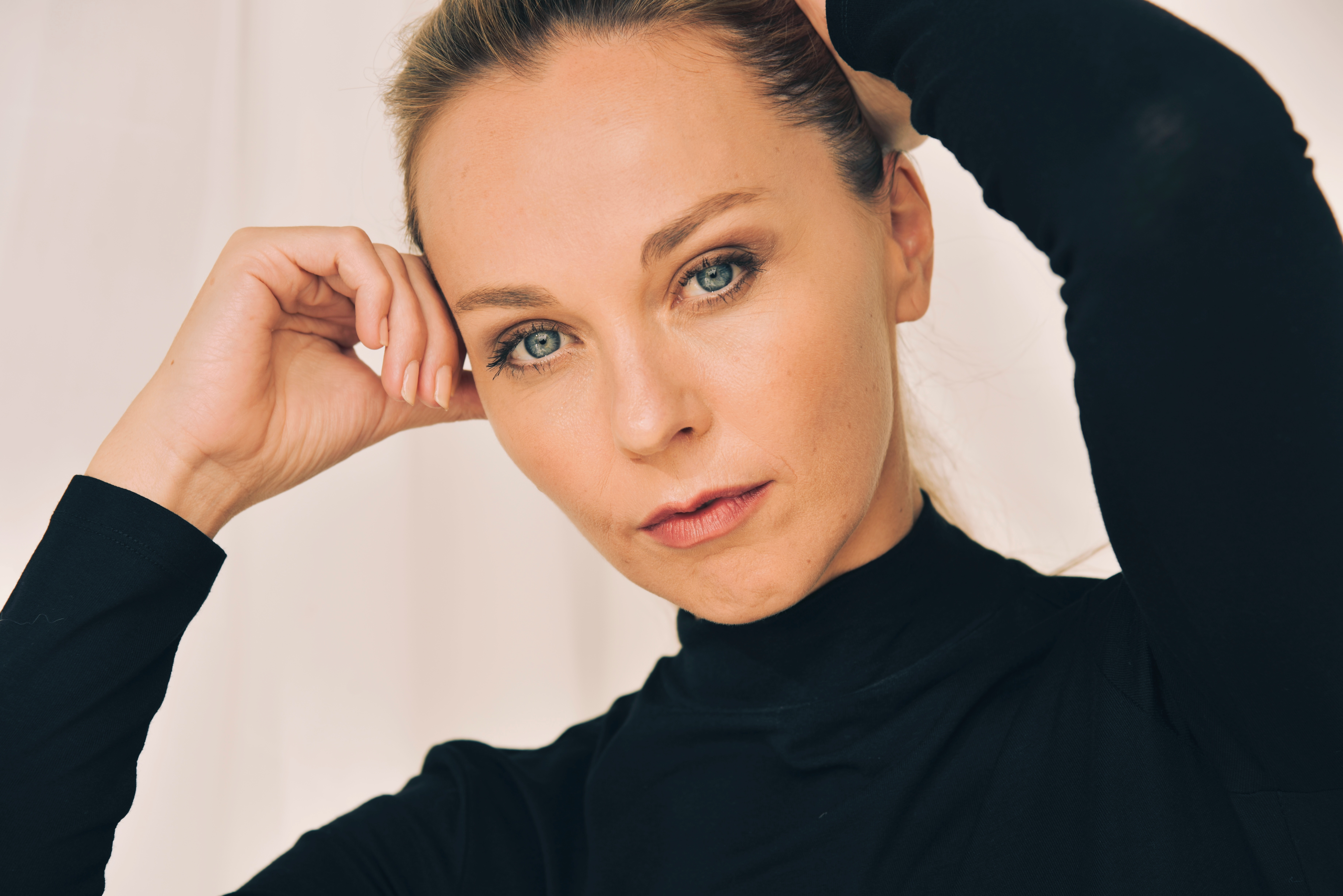 actor Marian Frizelle large photo