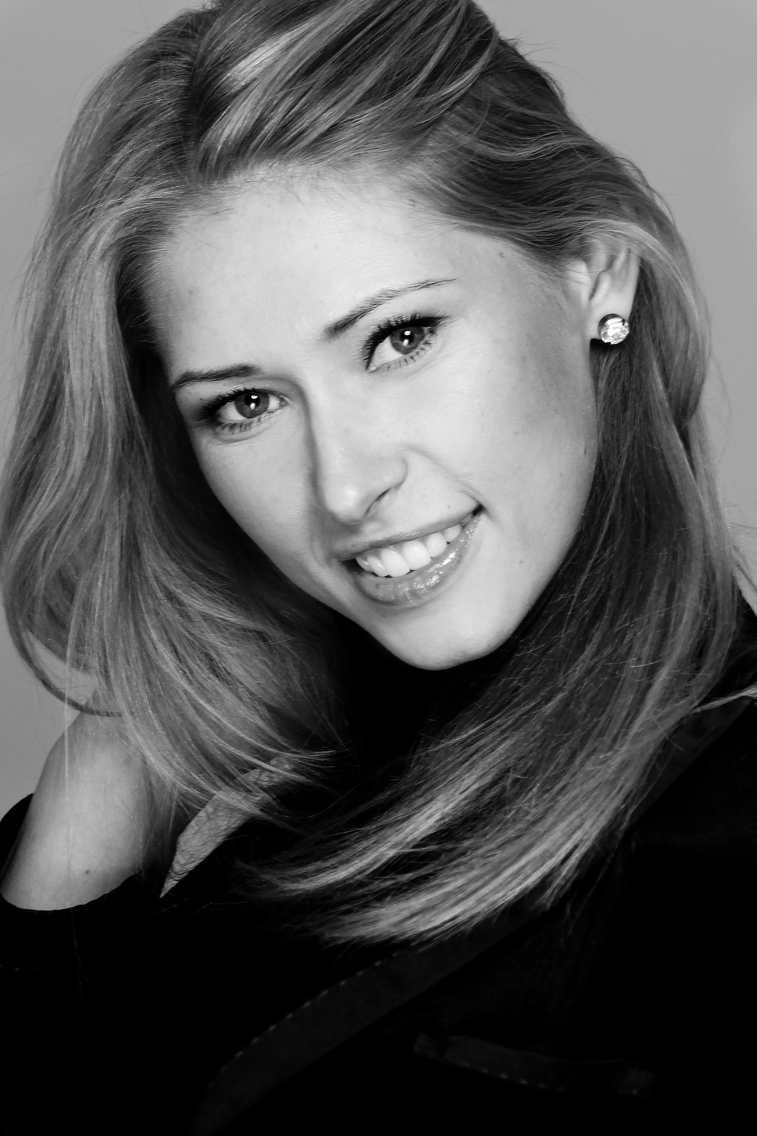 actor Sandra Dauksaite-Petrulene large photo