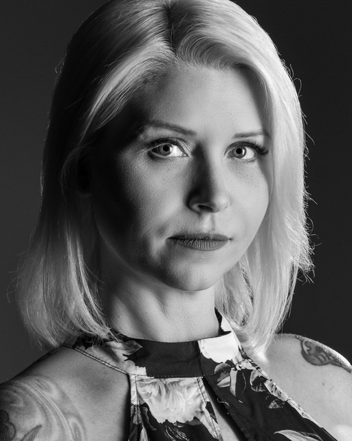 actor Christina R Gregg large photo