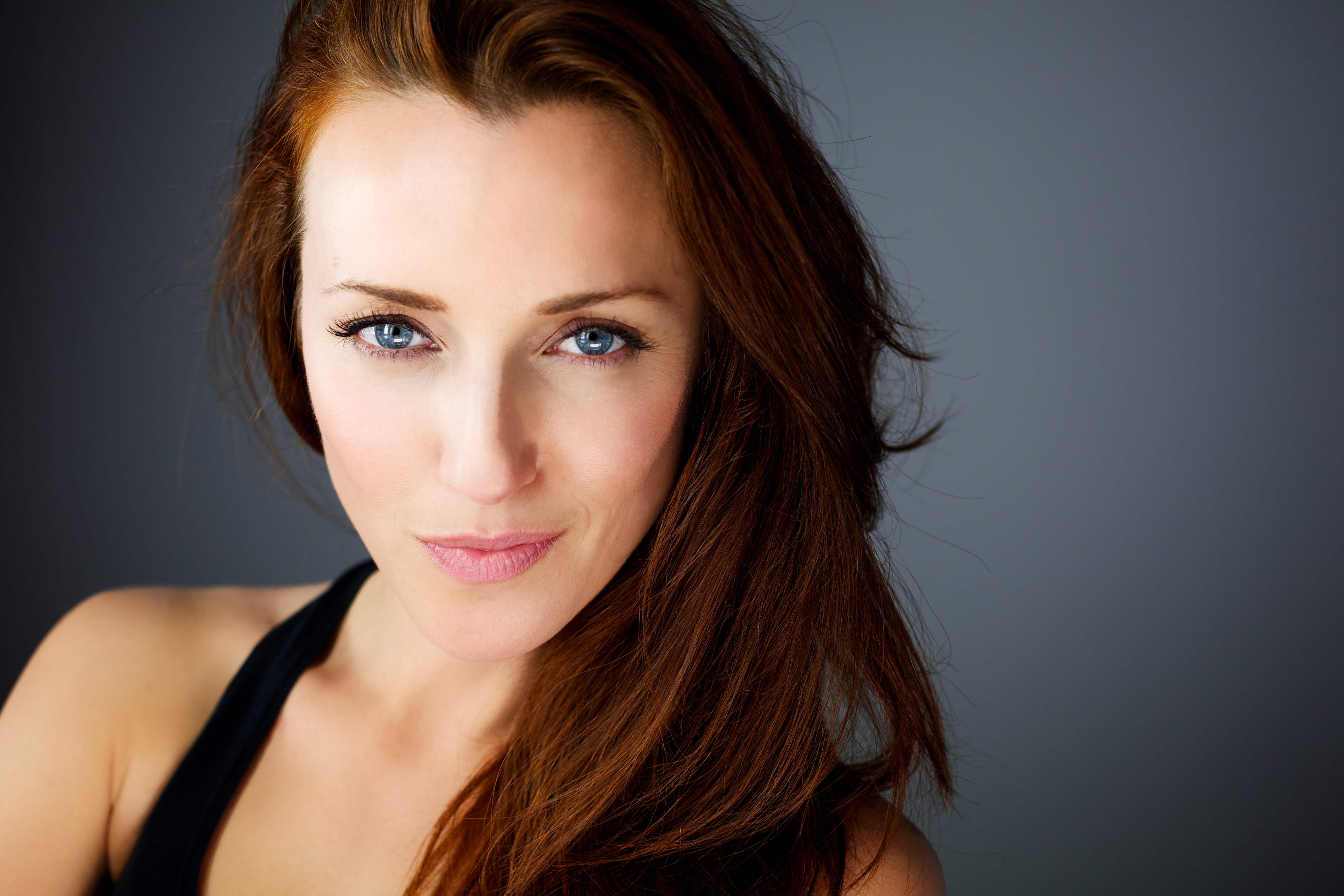 actor Kate Austin large photo