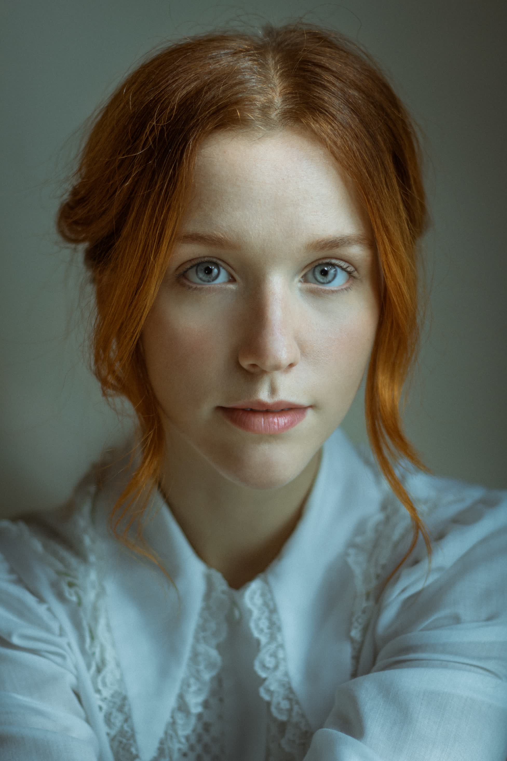 actor Irina Bravo large photo