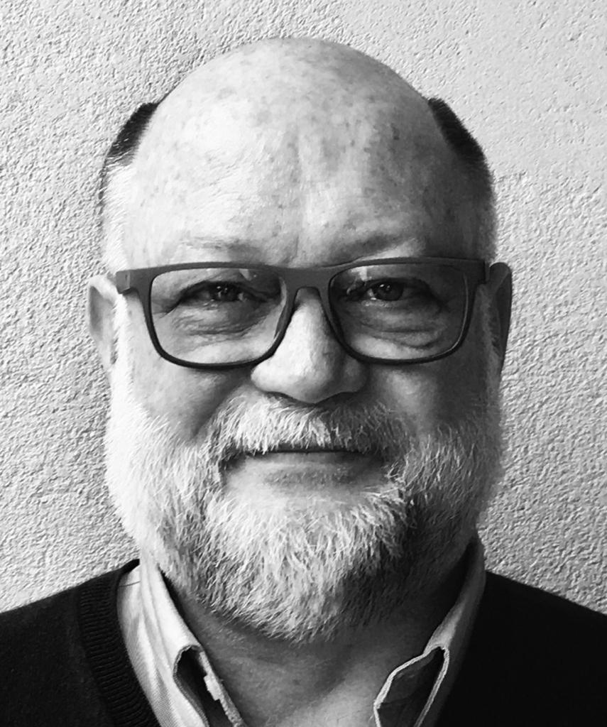 actor Stephen Hughes large photo