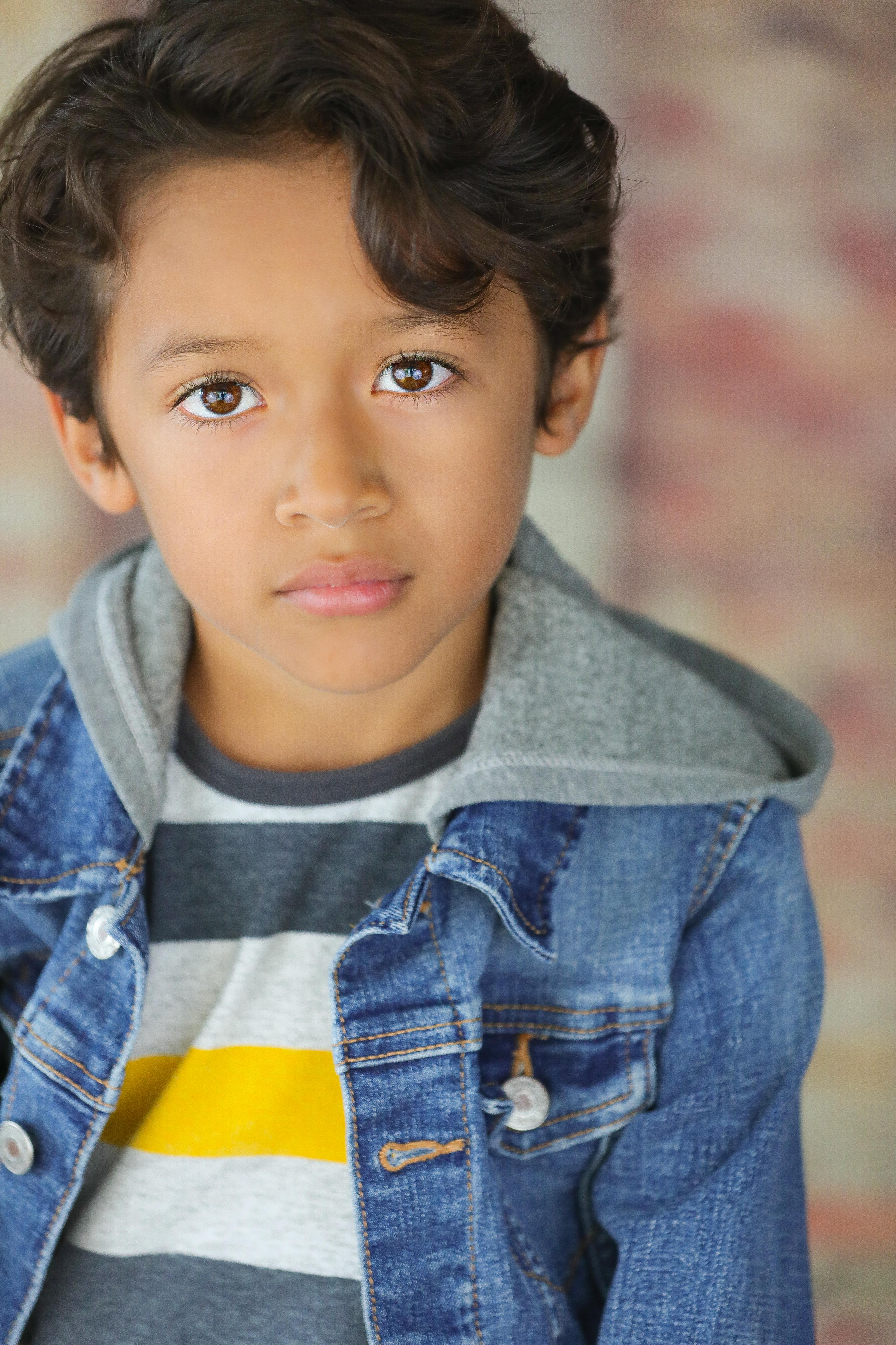 actor Carlos Solórzano large photo