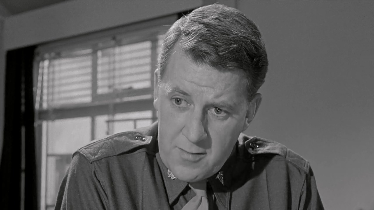 actor Bernard Braden large photo