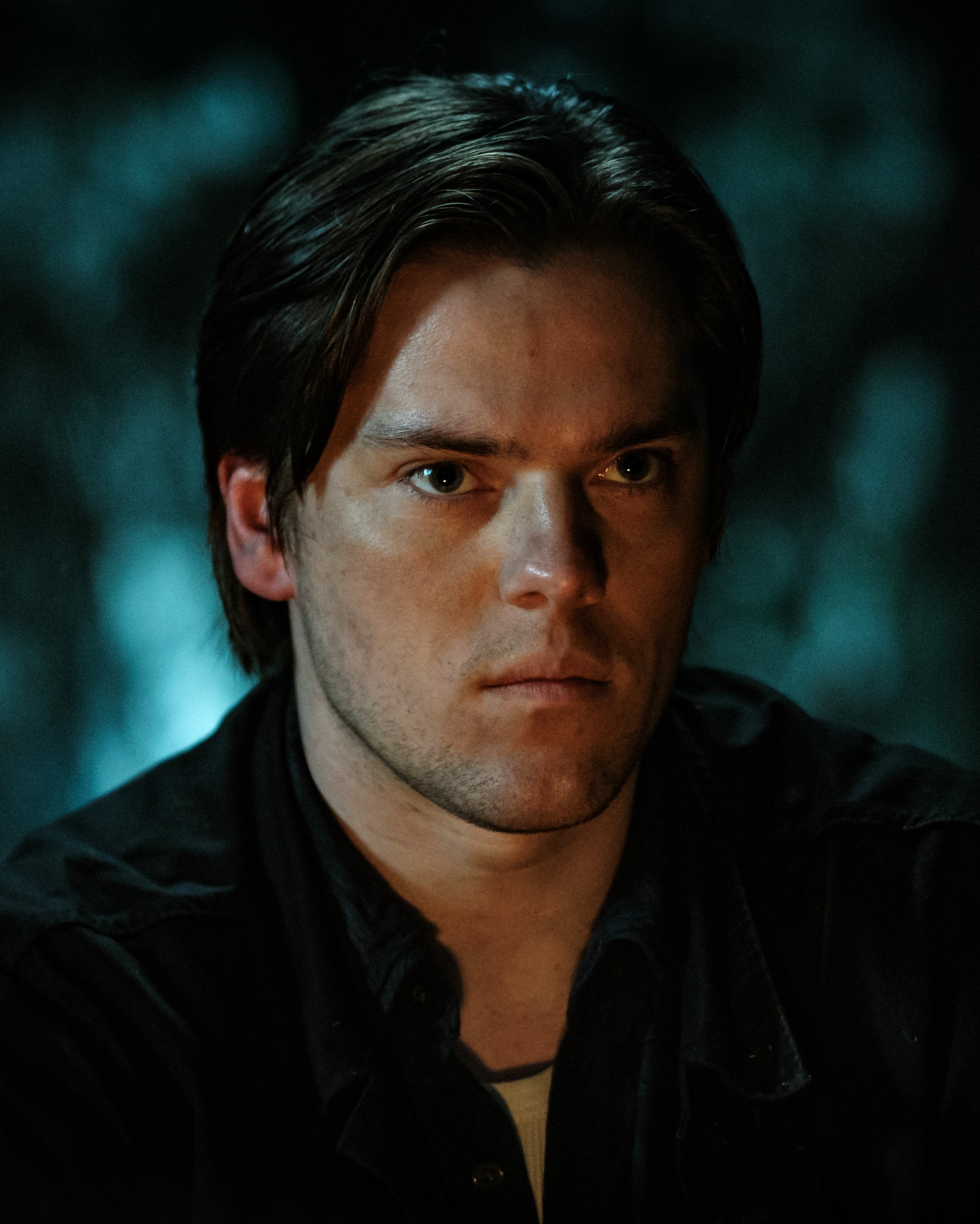 actor Theo Trebs large photo