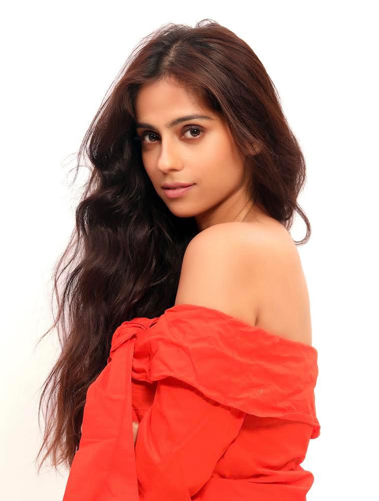 actor Rose Sardana large photo