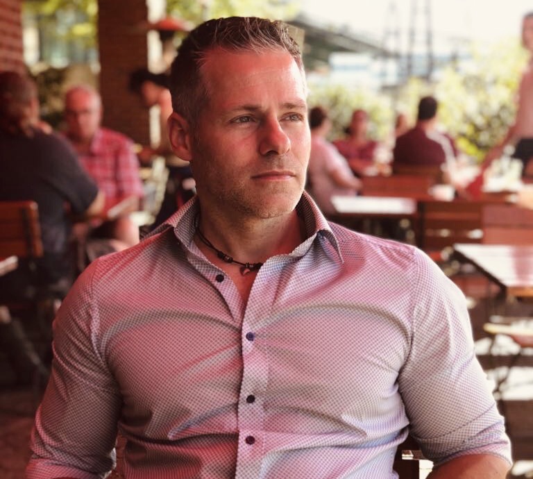 actor Dirk Rabe large photo