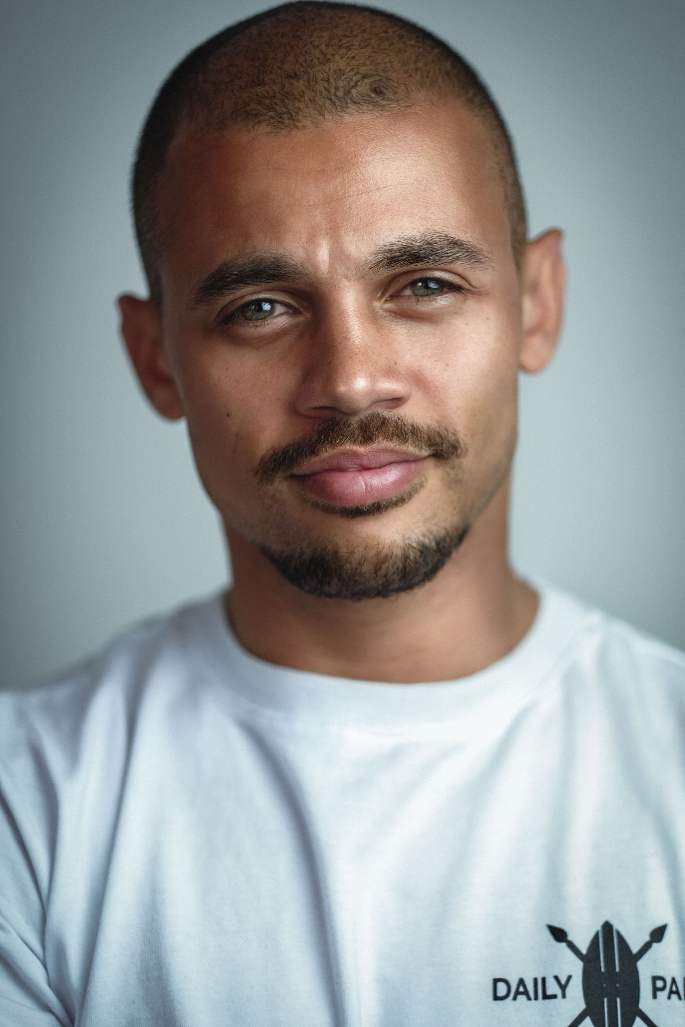 actor Geoffrey Thompson large photo