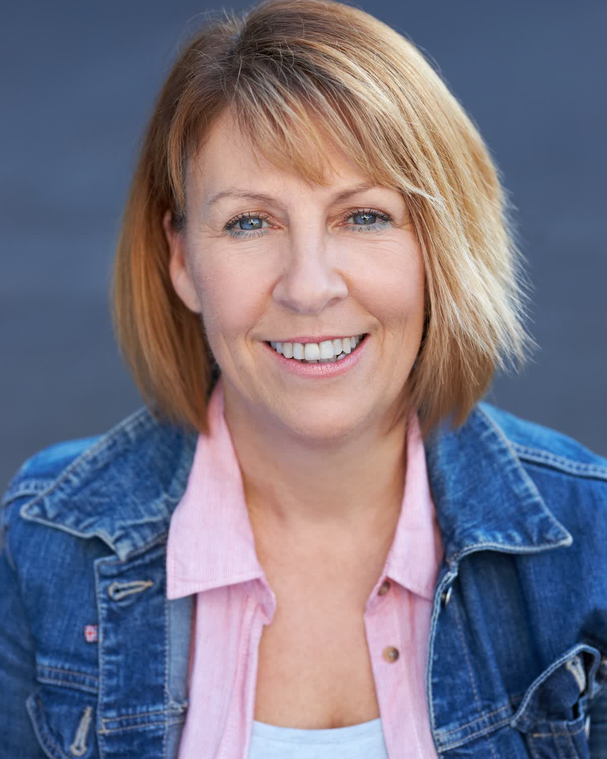 actor Sharon Heywood large photo