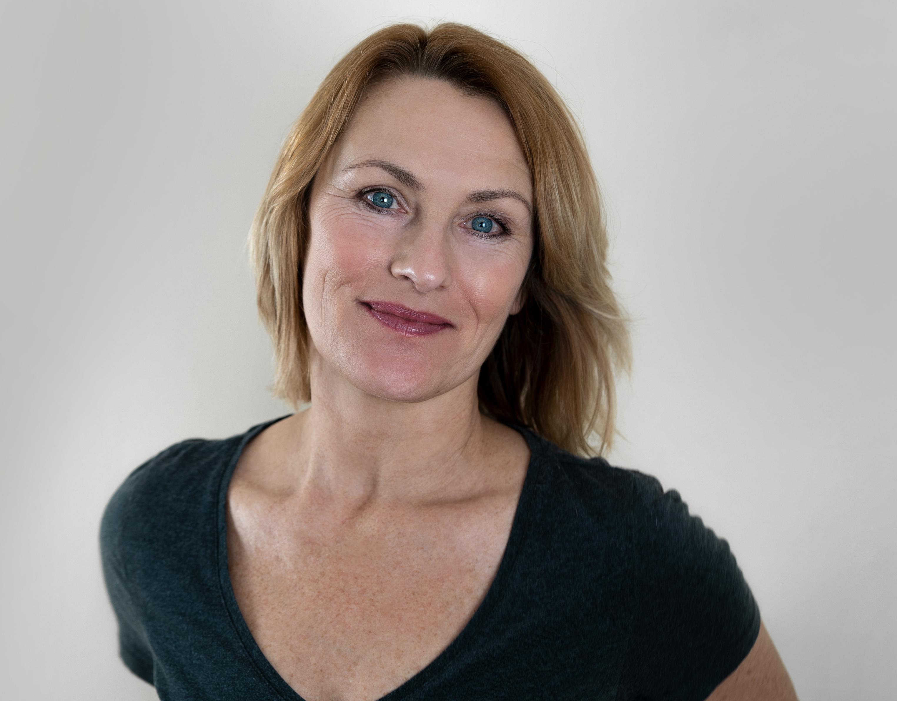 actor Carrie Schiffler large photo