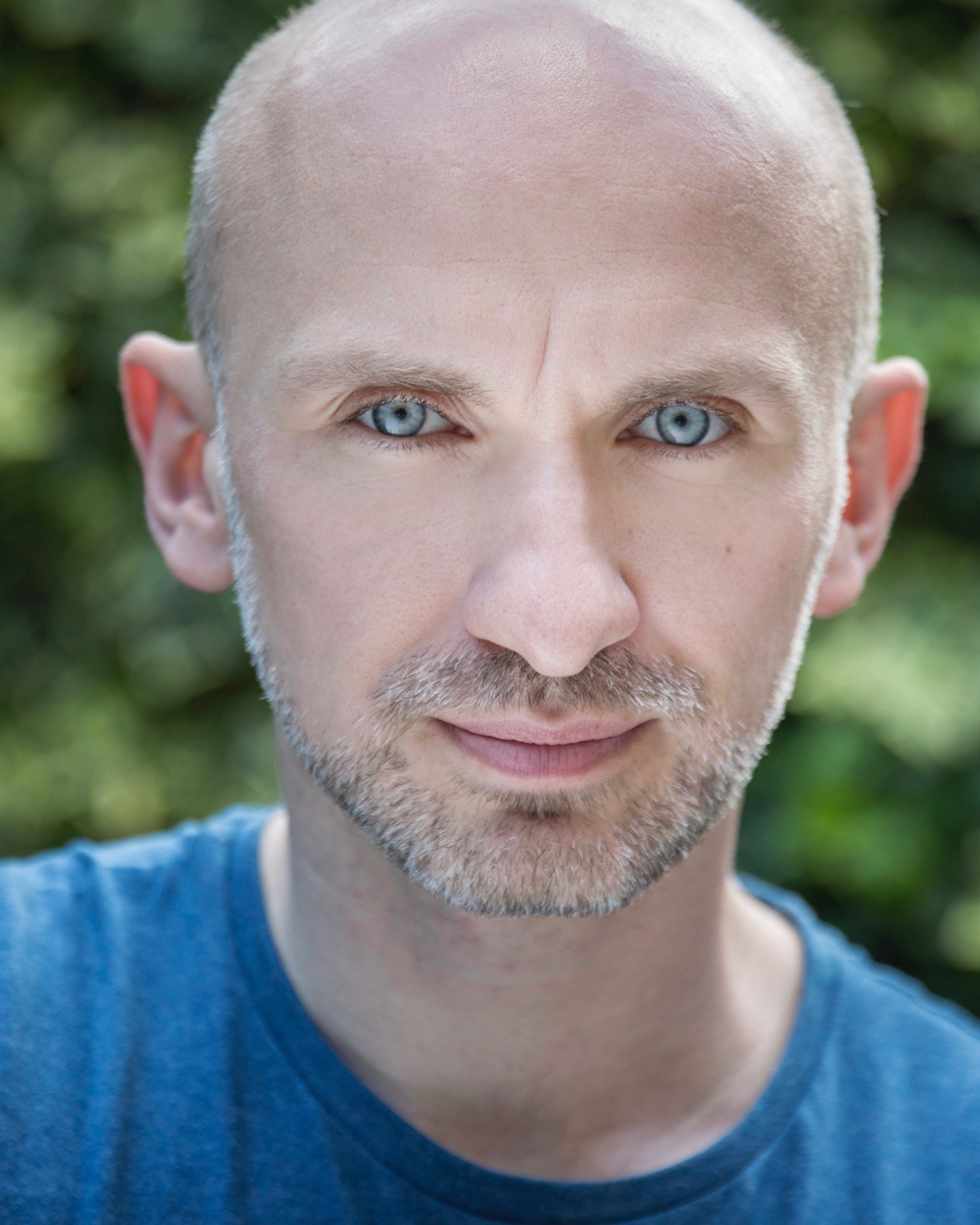 actor Will Irvine large photo