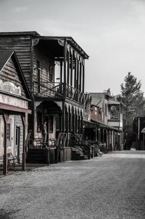 Ghost Town [ترجمة عربية]