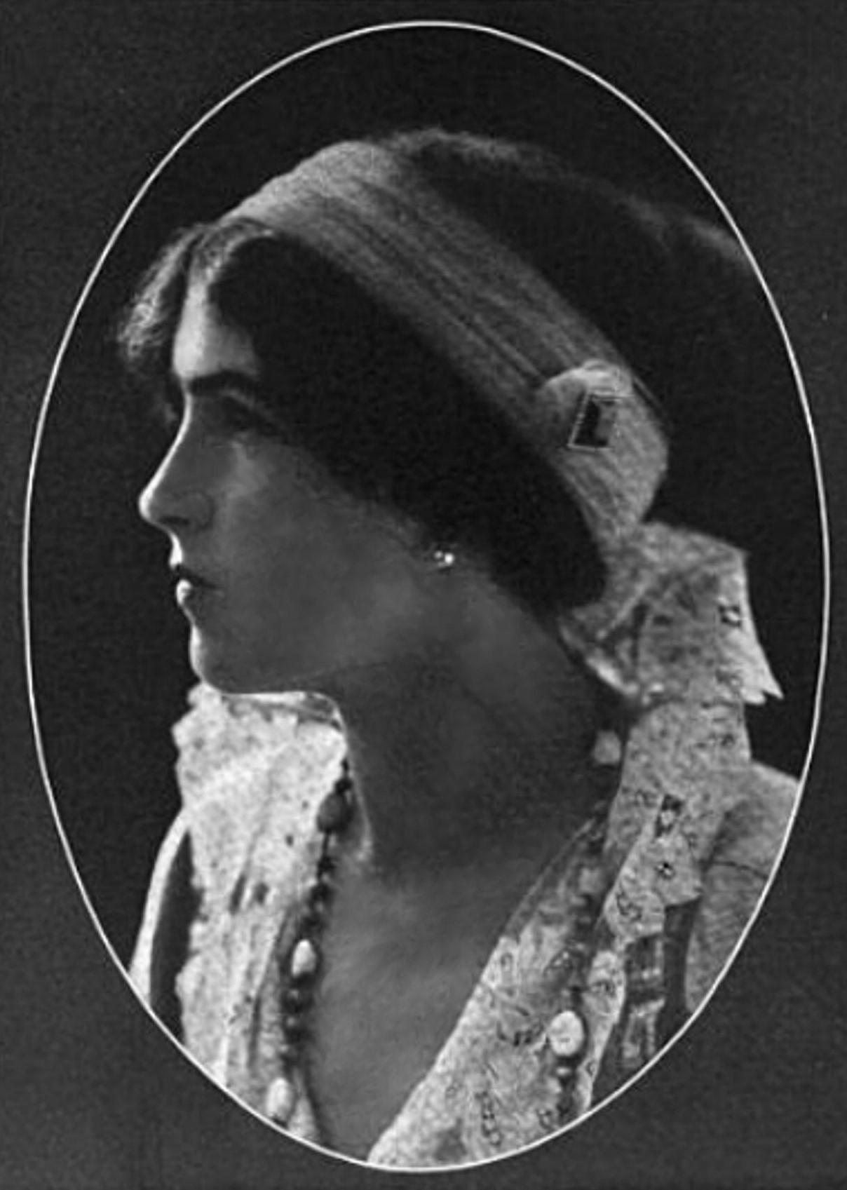 actor Maire O'Neill large photo