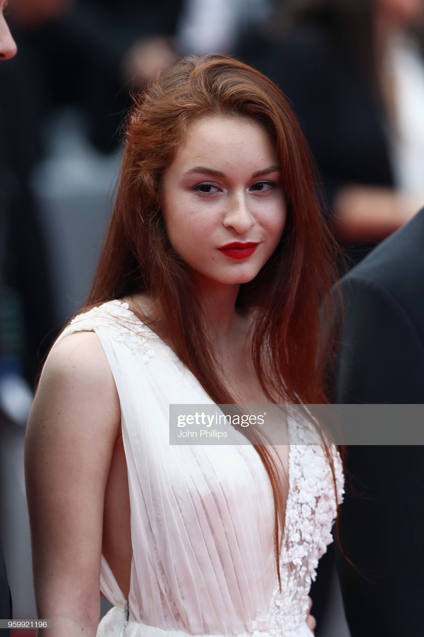 actor Asena Keskinci large photo