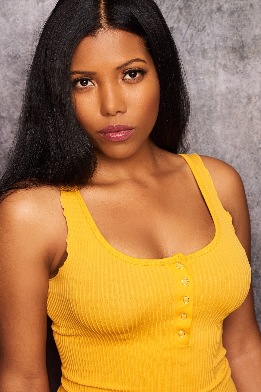 actor Mariel Suarez large photo