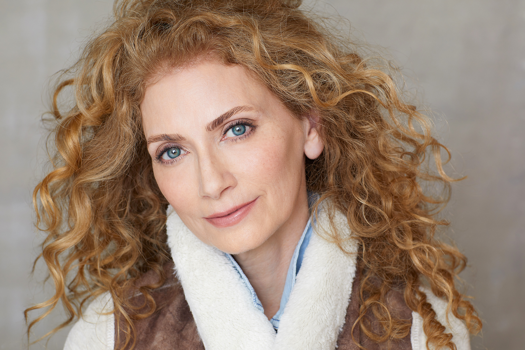 actor Christine Syron large photo