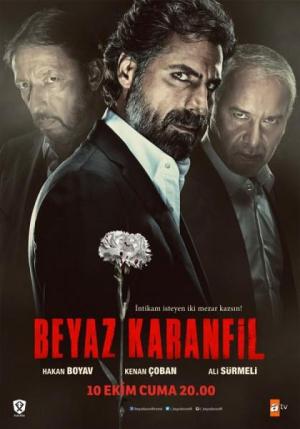 Beyaz Karanfil [ترجمة عربية]