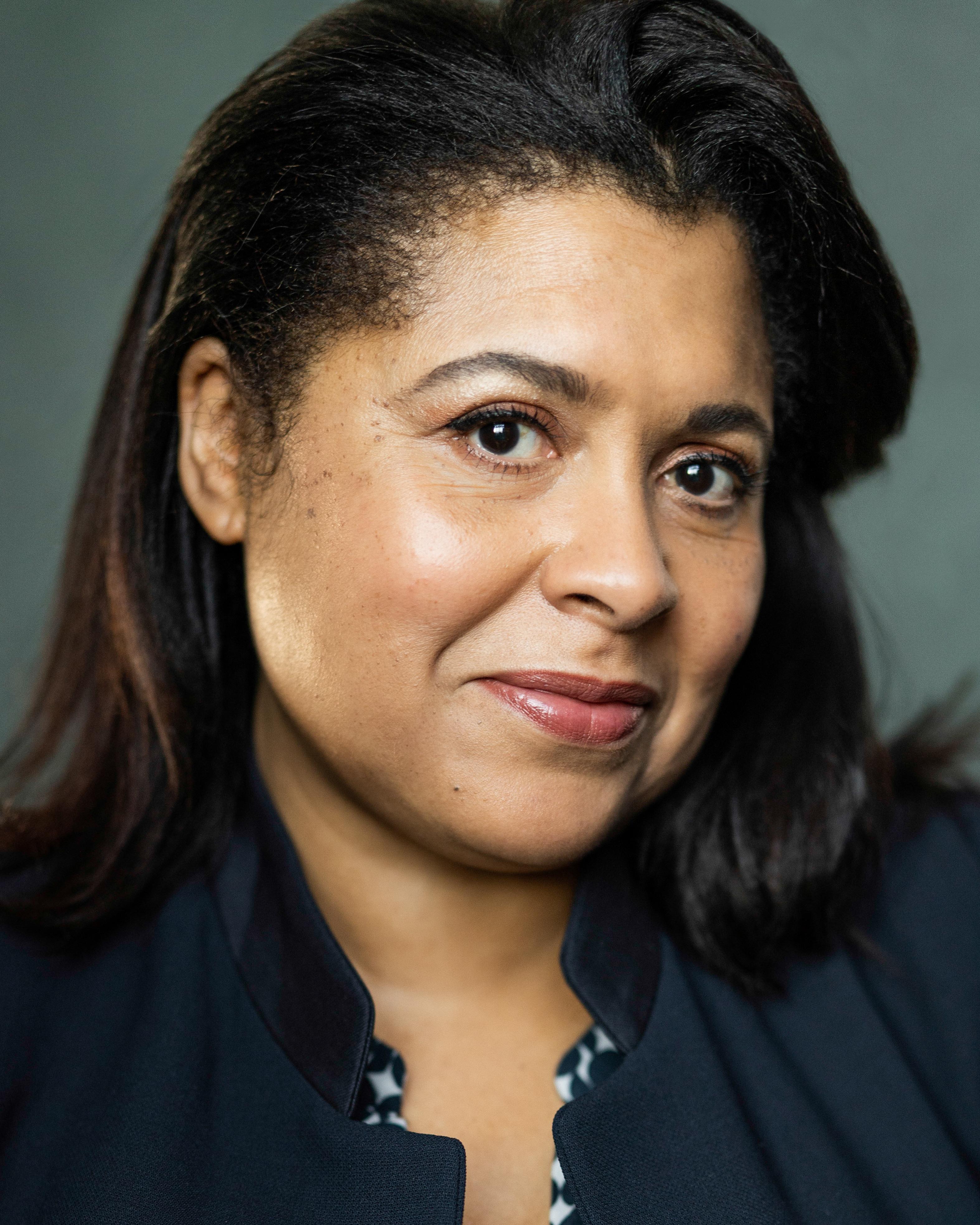 actor Caroline Partridge large photo