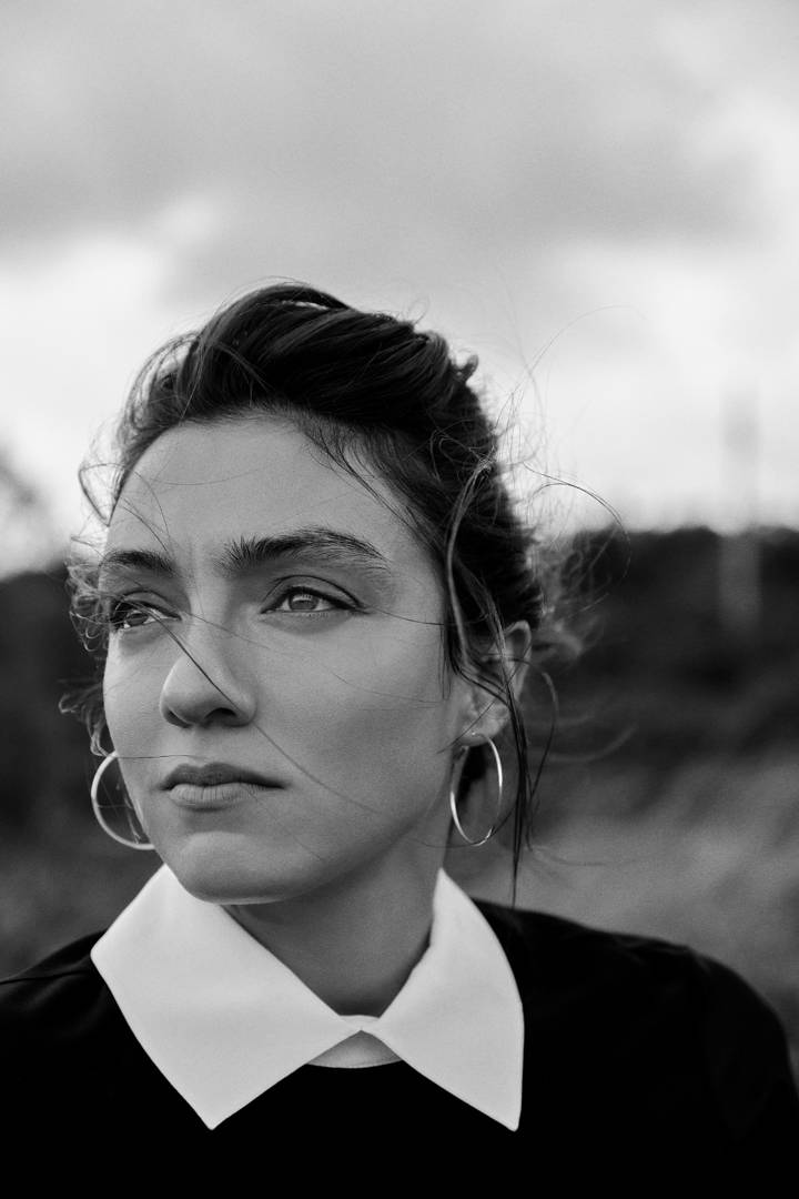 actor Merve Dizdar large photo