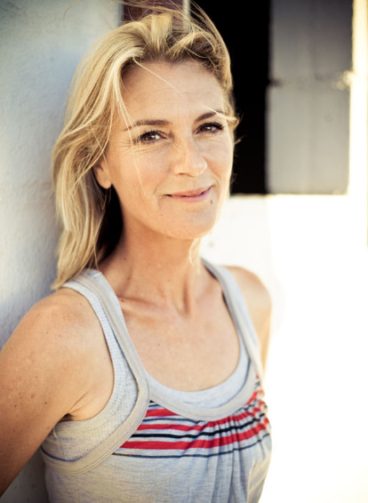 actor Julie Hartley large photo