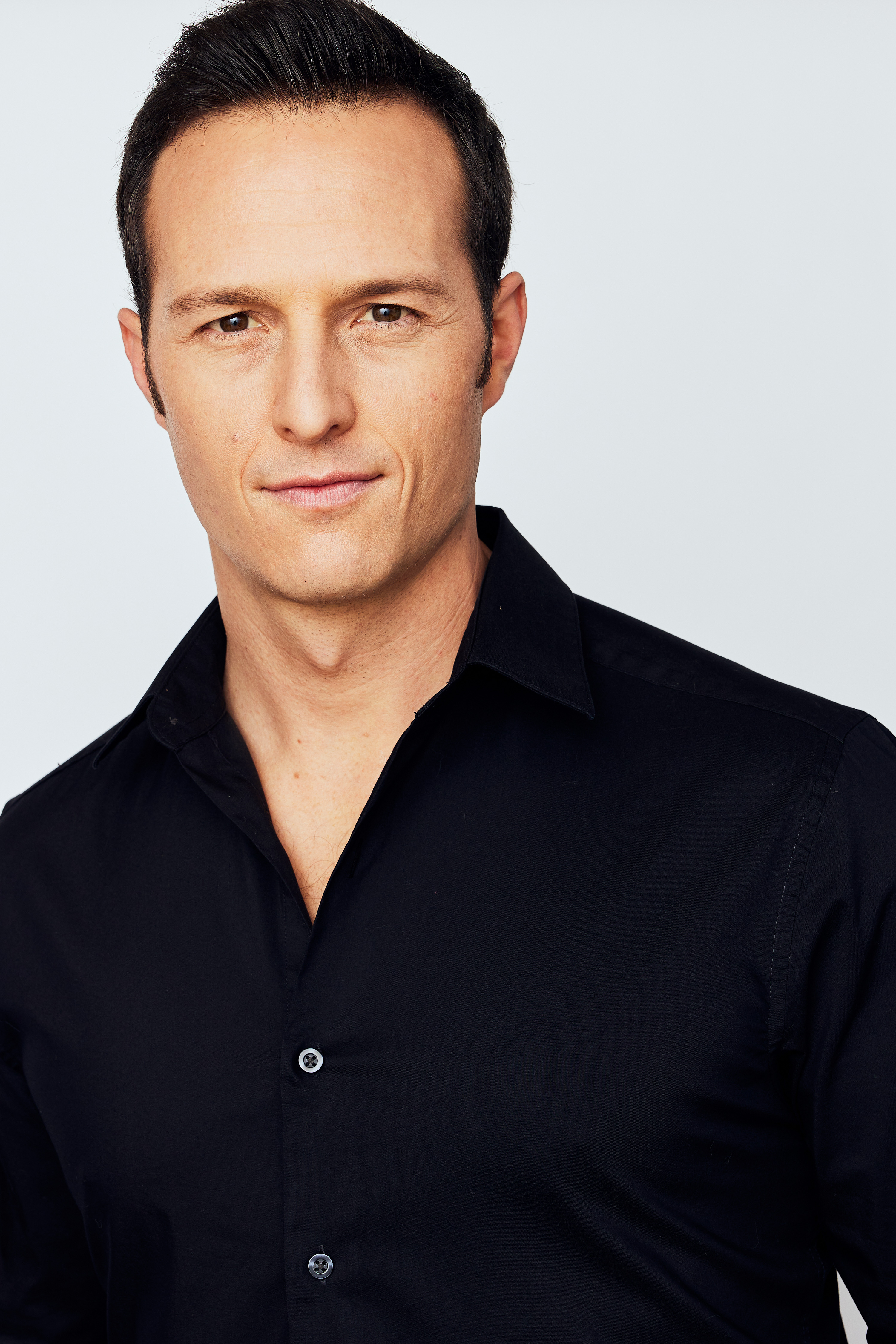 actor Adam Jennings large photo