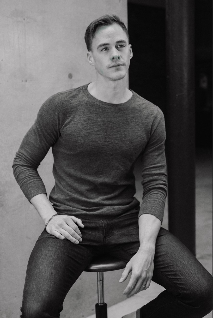 actor David Alvarado large photo