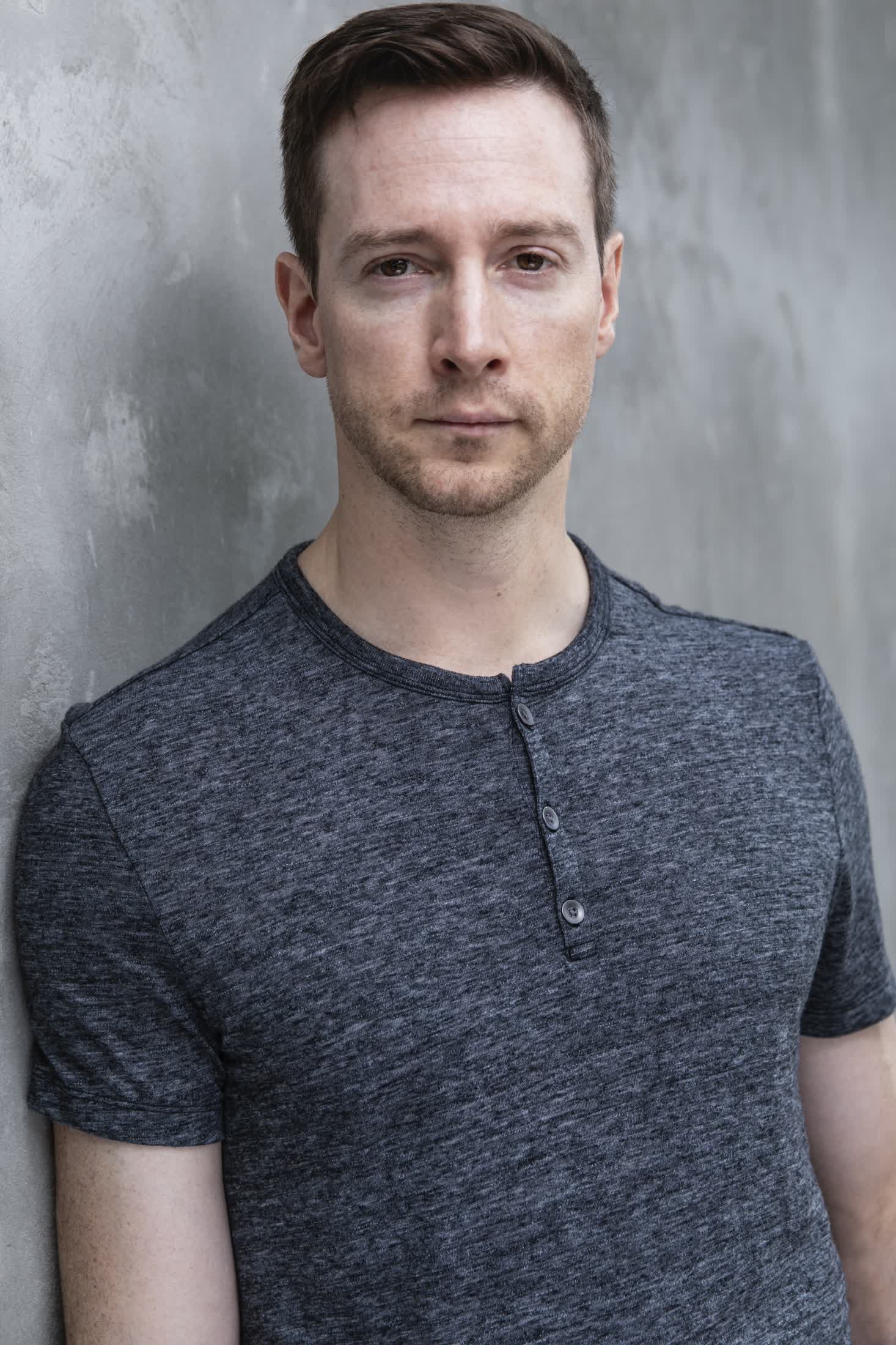 actor Joel McGowan large photo