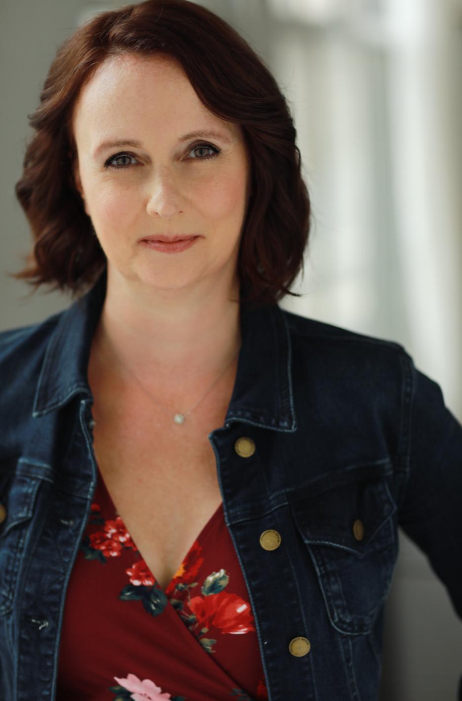 actor Fiona Horrigan large photo