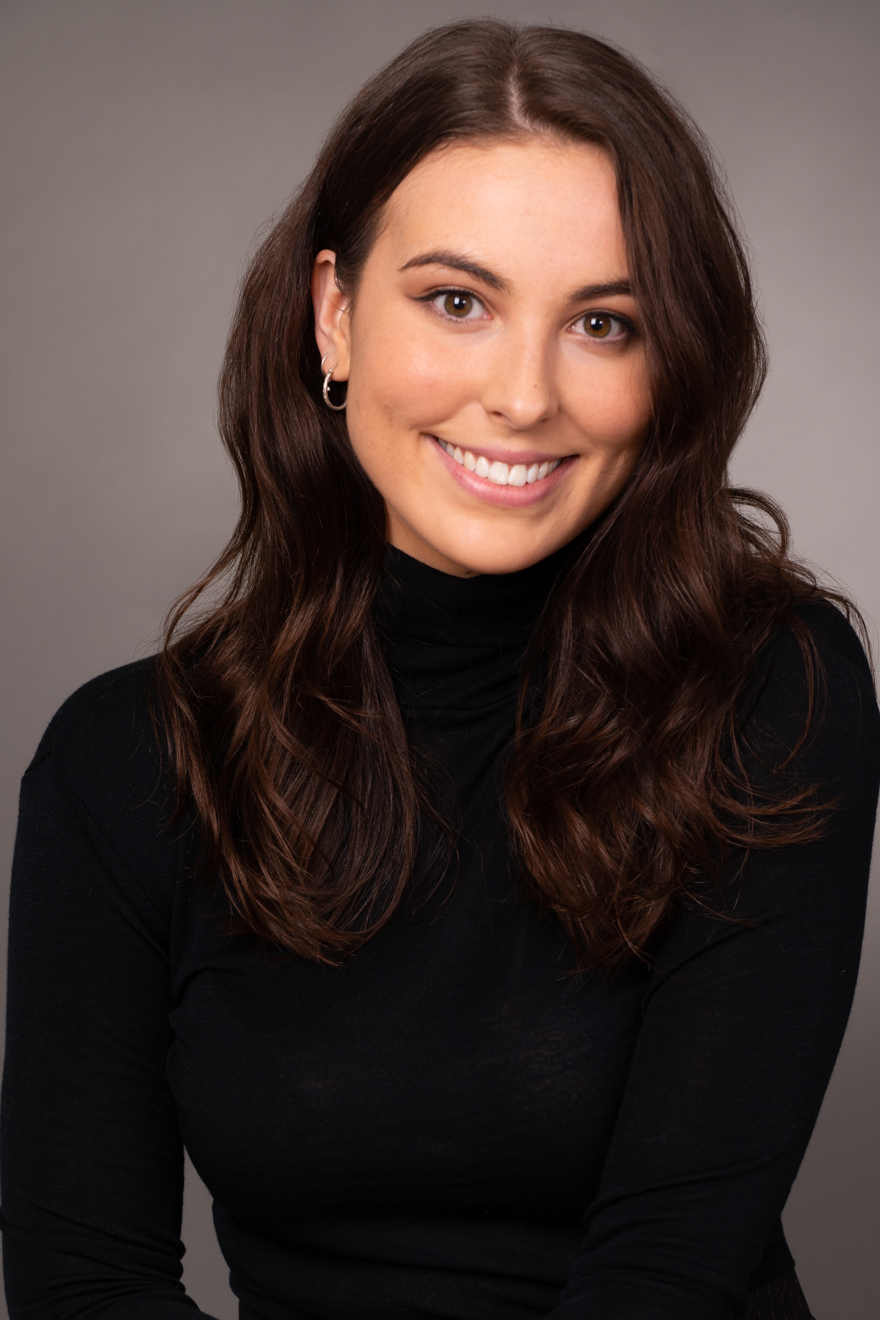 actor Lauren Johnson large photo