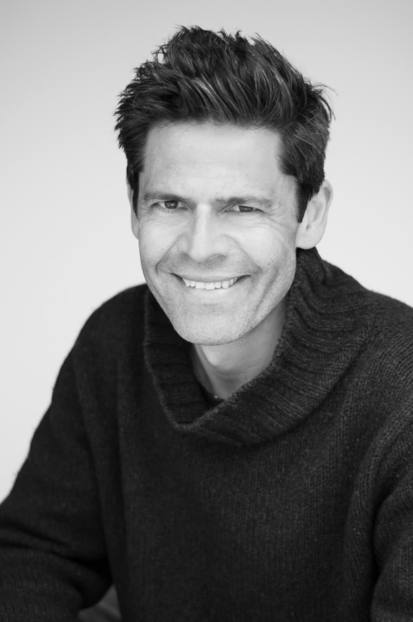 actor Jason Riddington large photo