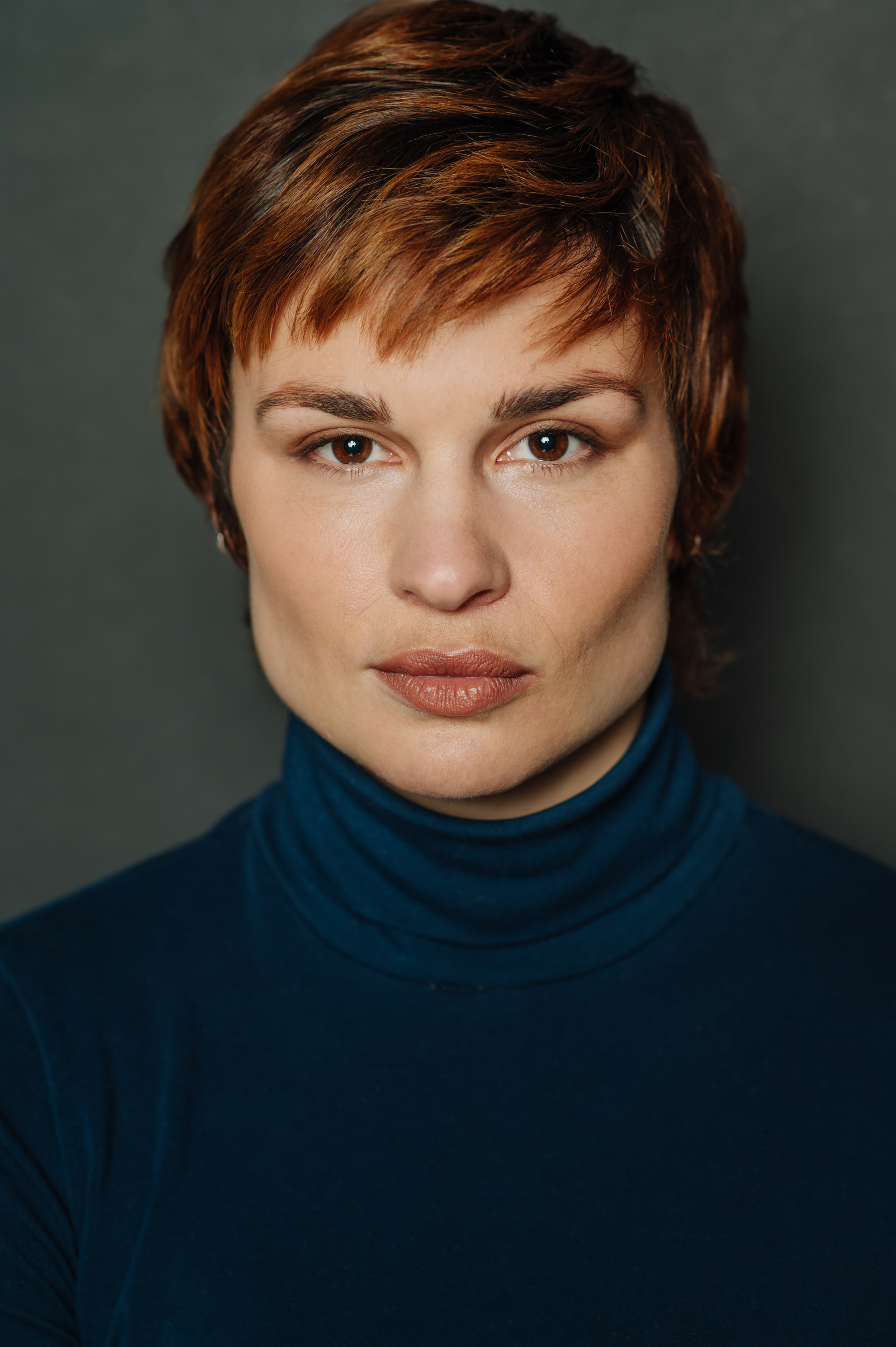 actor Roxanne Fernandes large photo