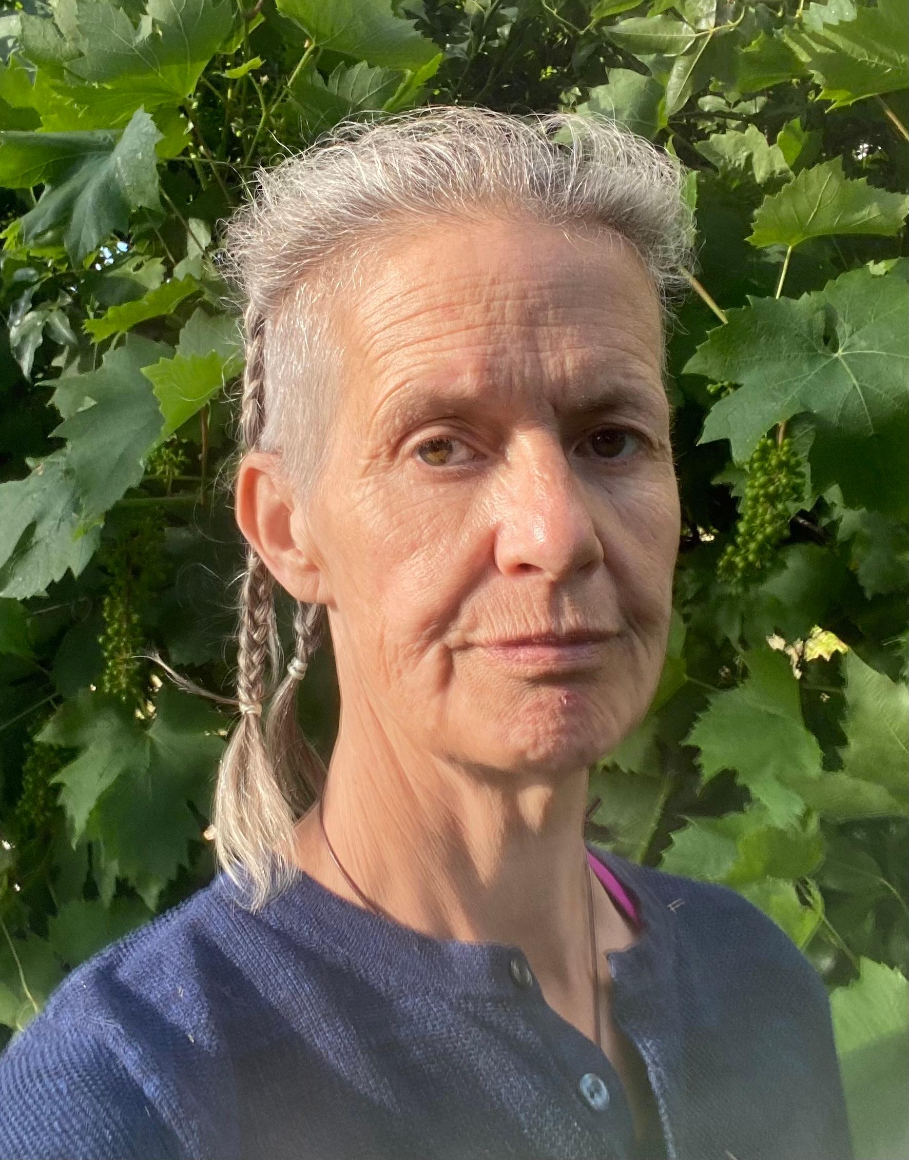 actor Jo Wheatley large photo