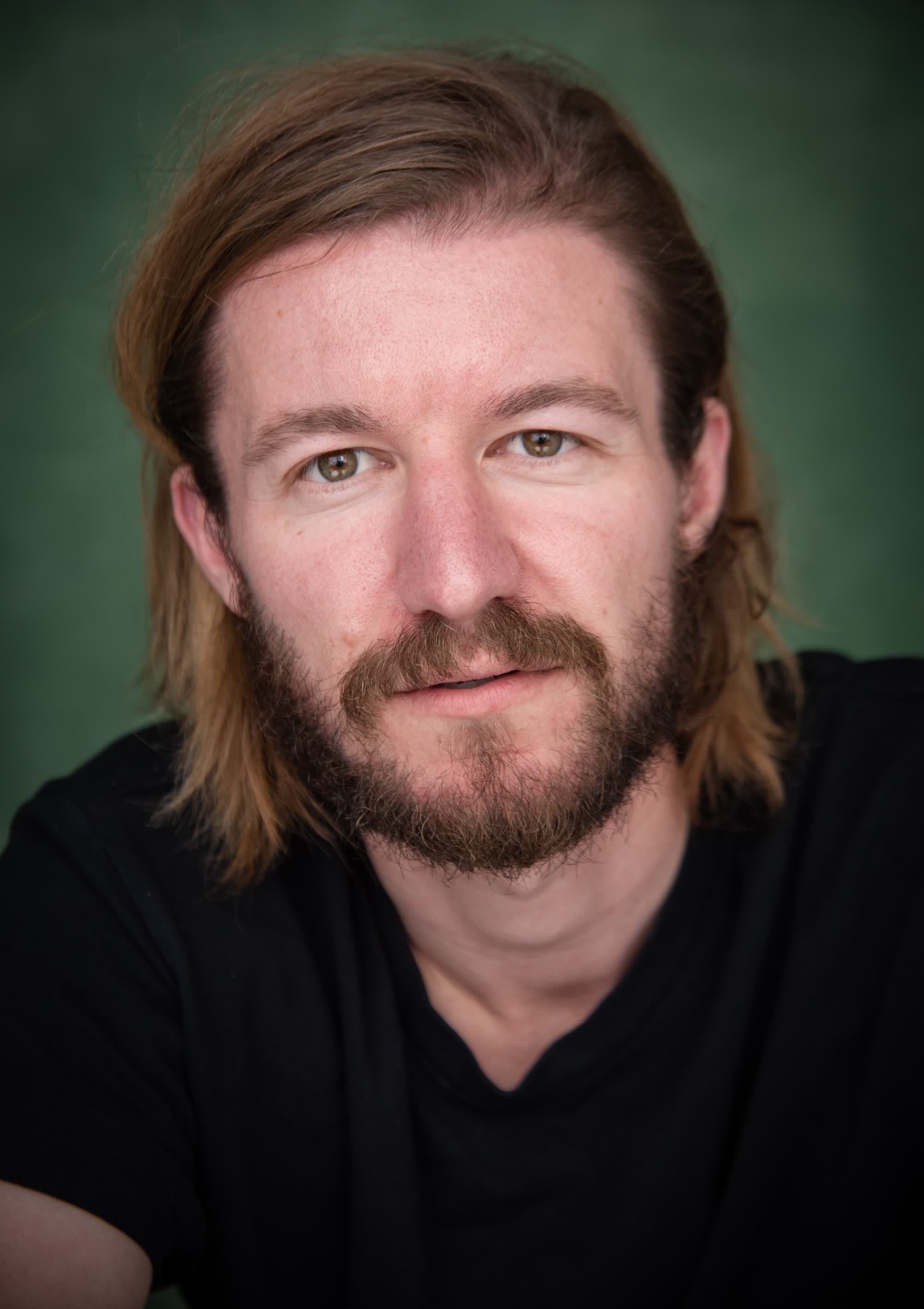 actor Kieran Charnock large photo