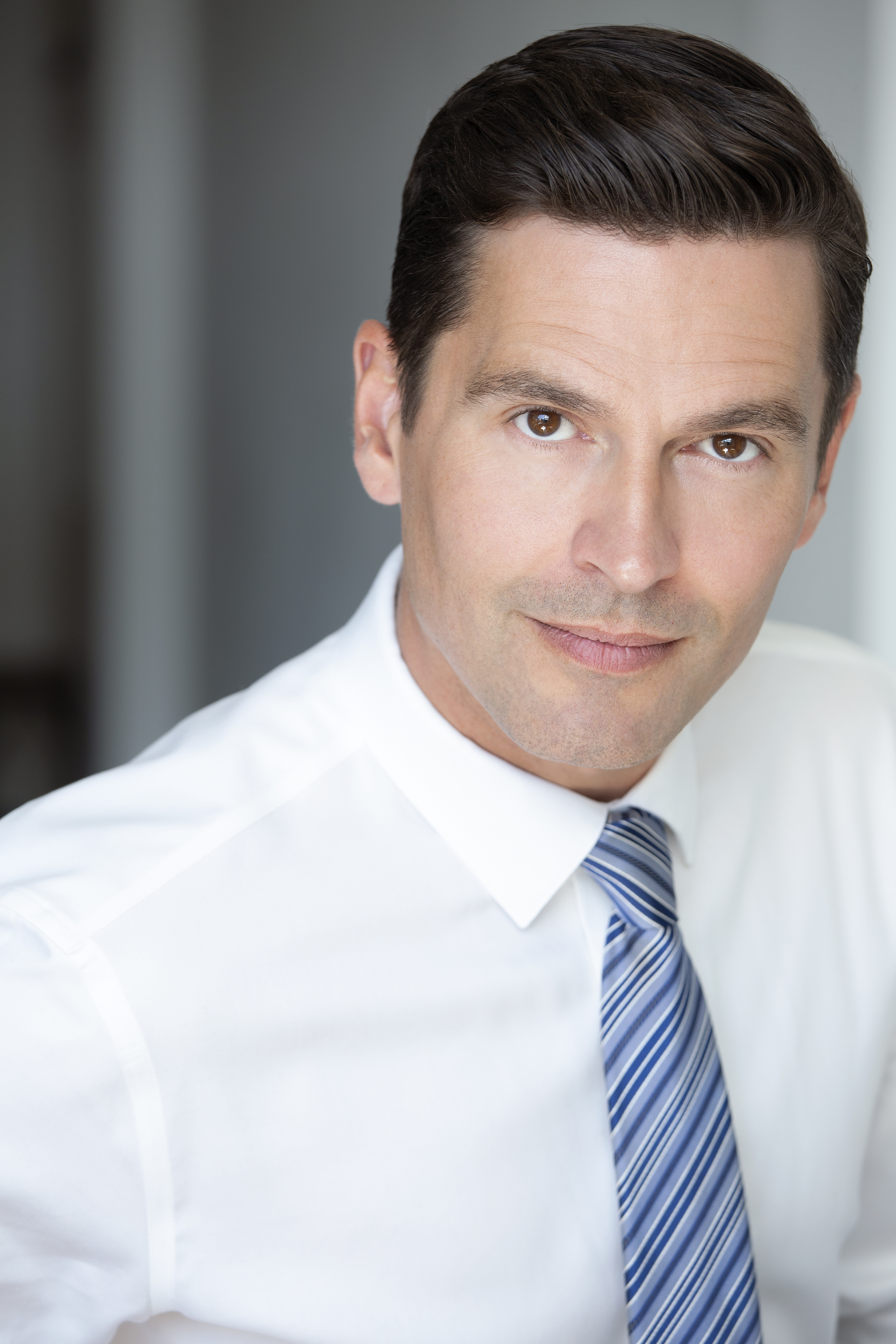 actor Ian Busher large photo